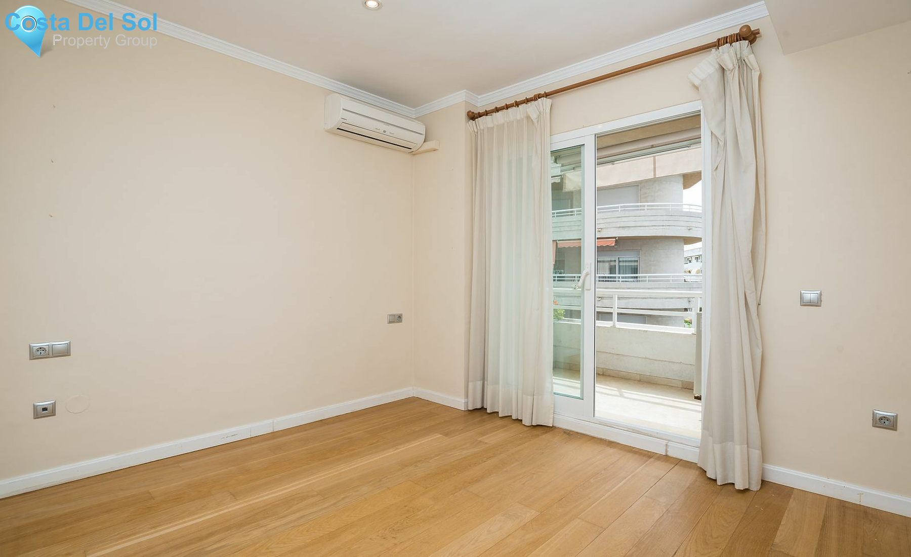 Middle Floor Apartment in Marbella-1392153