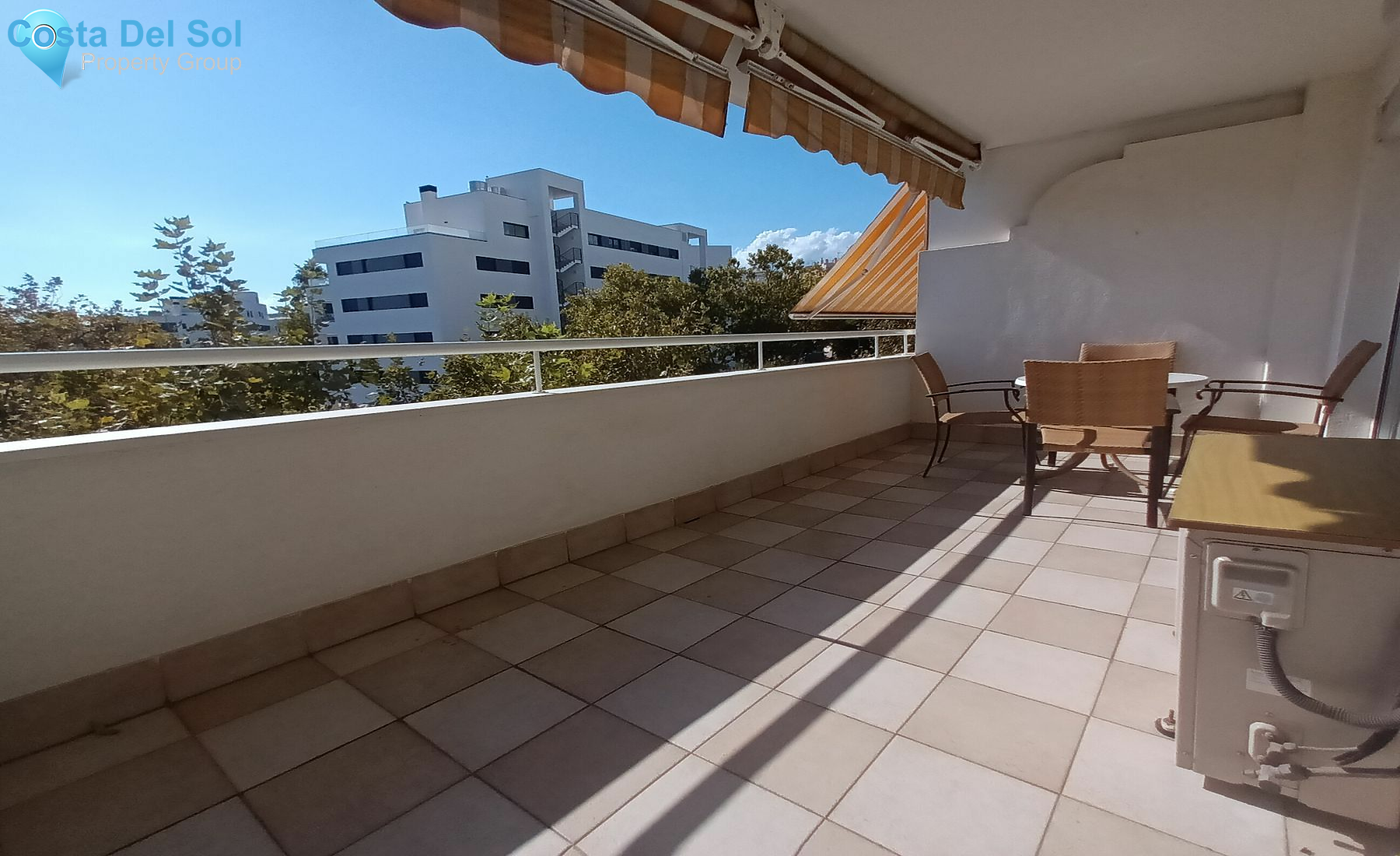 Middle Floor Apartment in Marbella-1417147