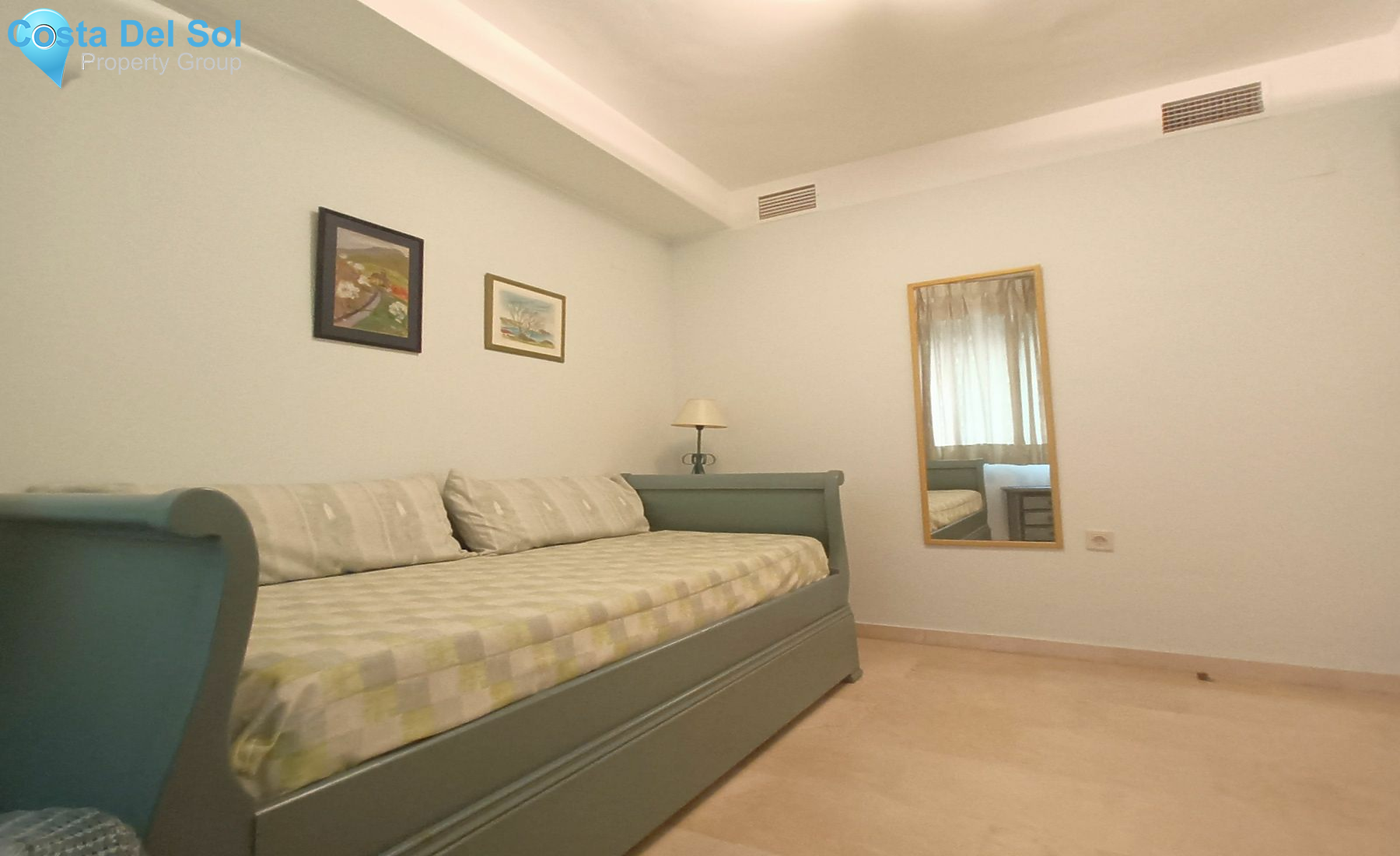 Middle Floor Apartment in Marbella-1417153