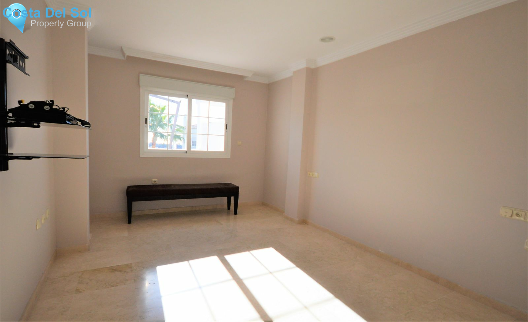 Middle Floor Apartment in Marbella-1418389