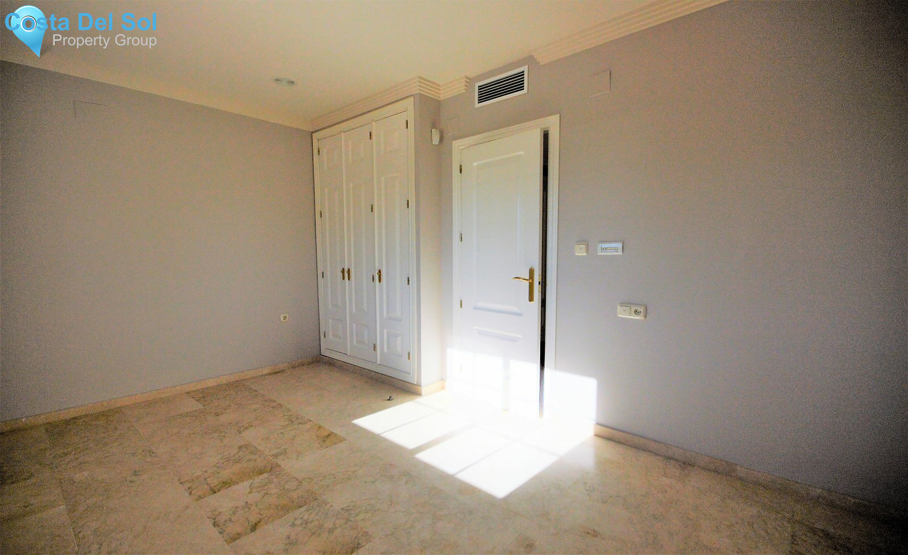 Middle Floor Apartment in Marbella-1418392