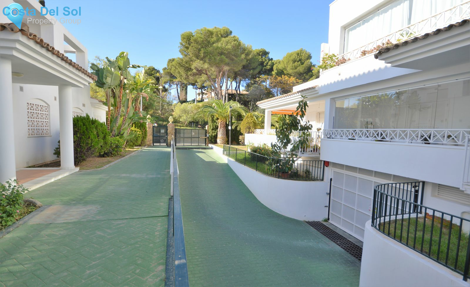 Middle Floor Apartment in Marbella-1418380