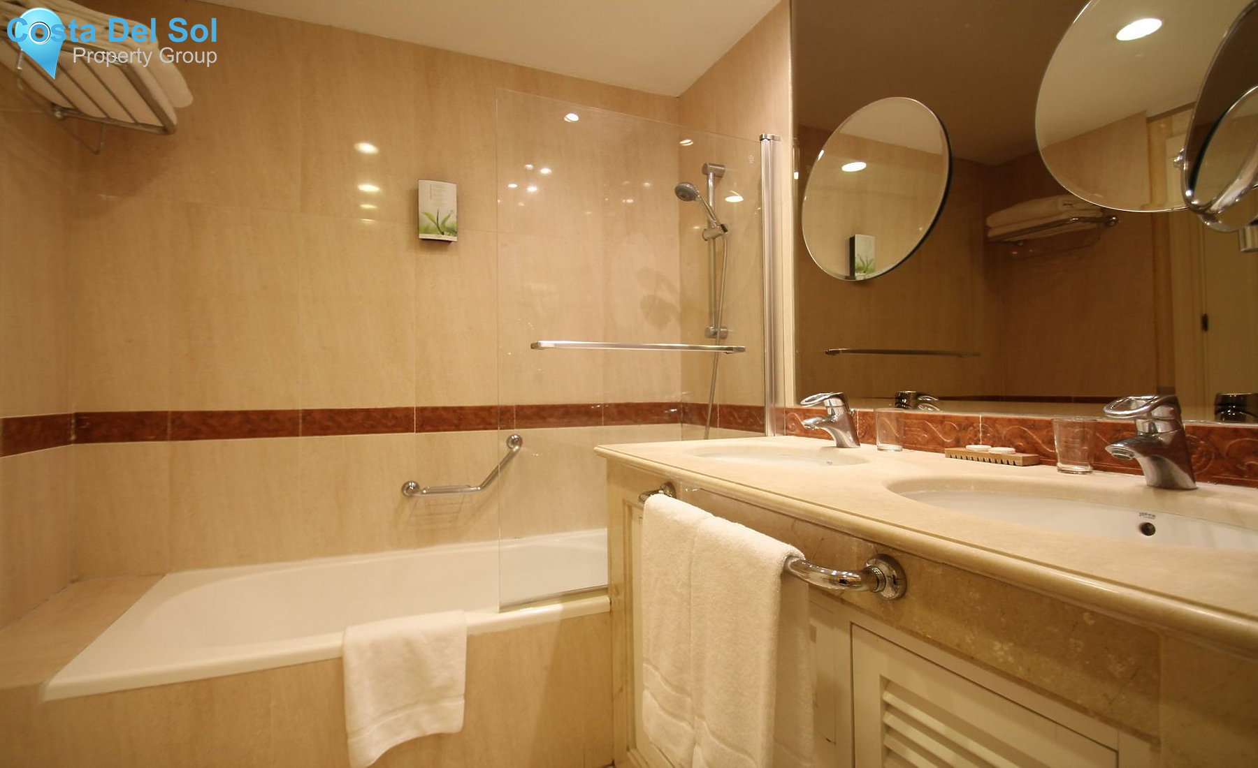 Middle Floor Apartment in The Golden Mile-1421945