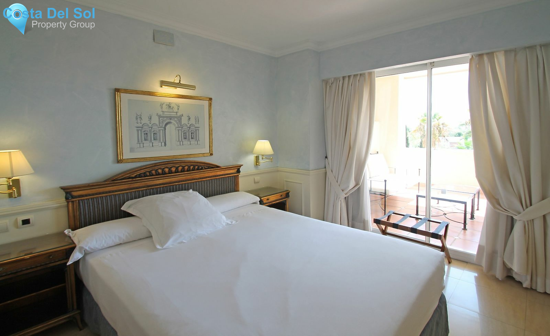 Middle Floor Apartment in The Golden Mile-1421933