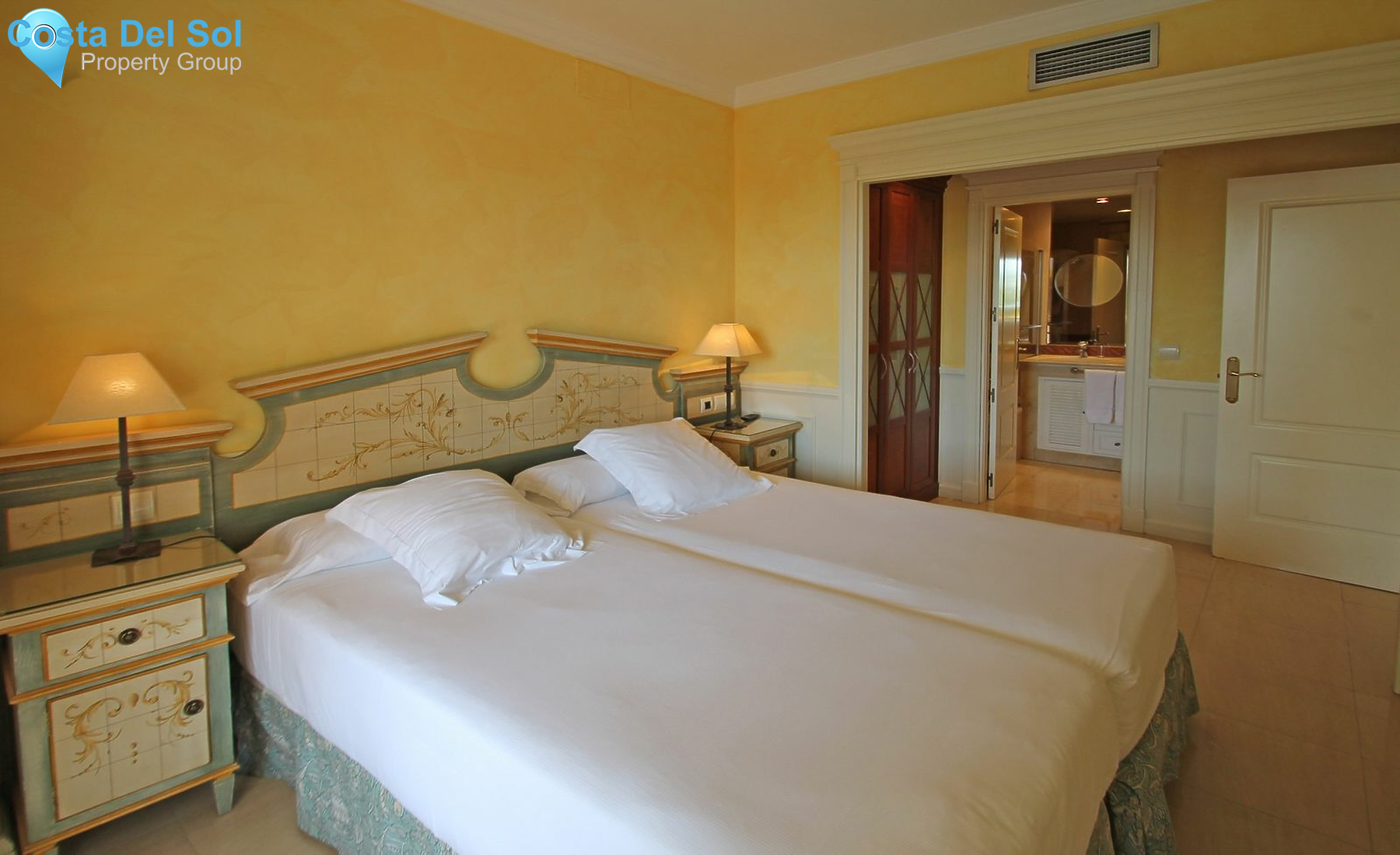 Middle Floor Apartment in The Golden Mile-1421934