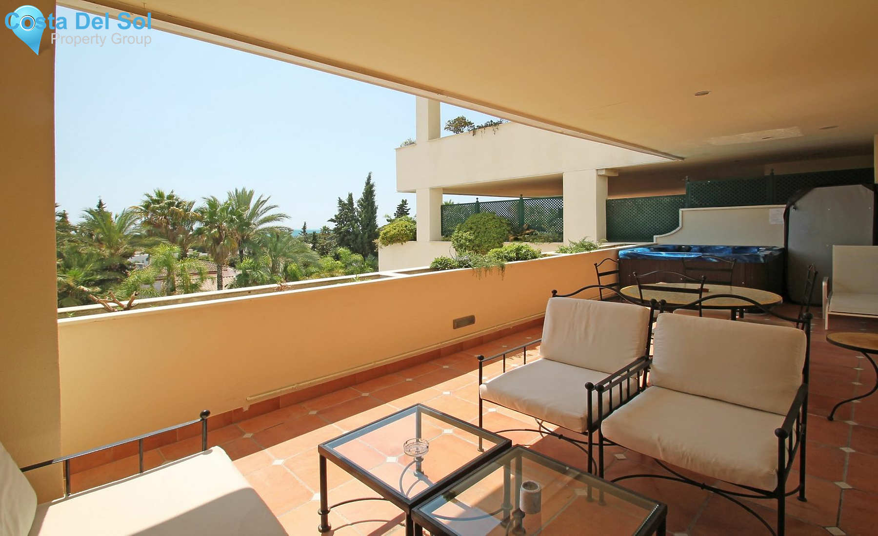 Middle Floor Apartment in The Golden Mile-1421937