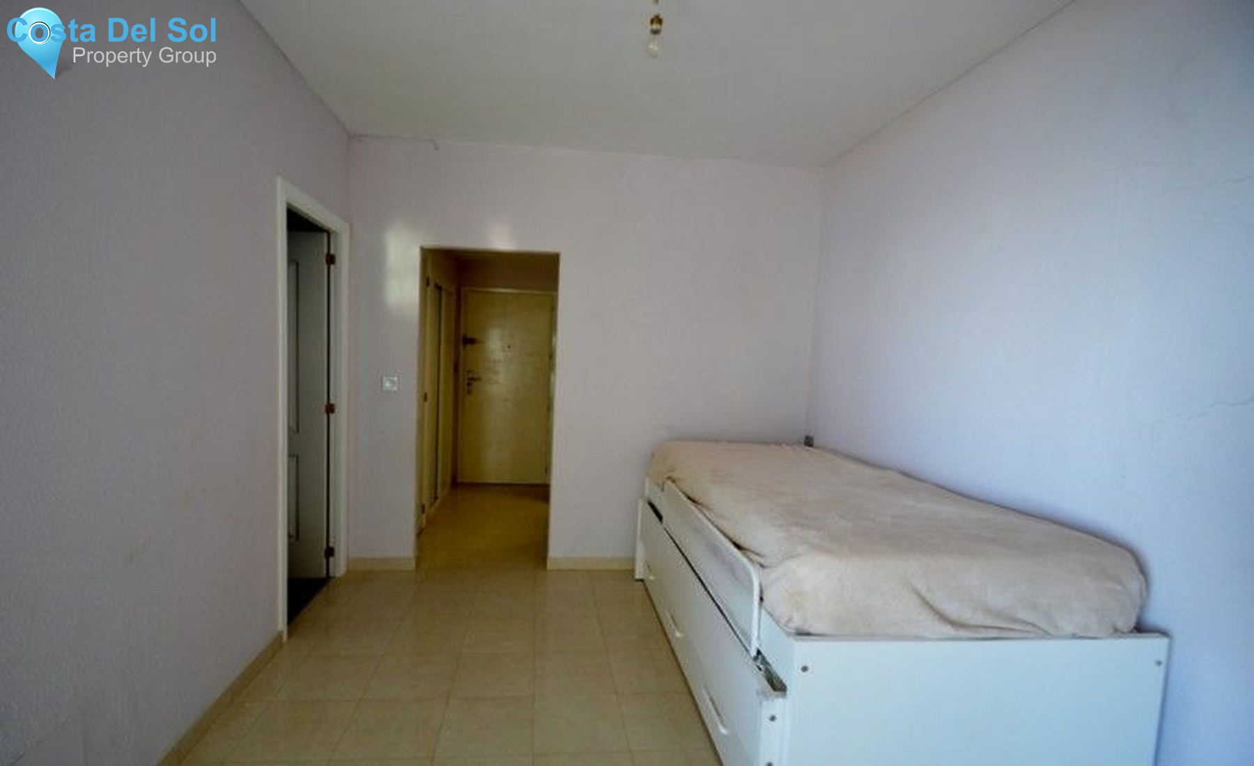 Middle Floor Apartment in Marbella-1447178