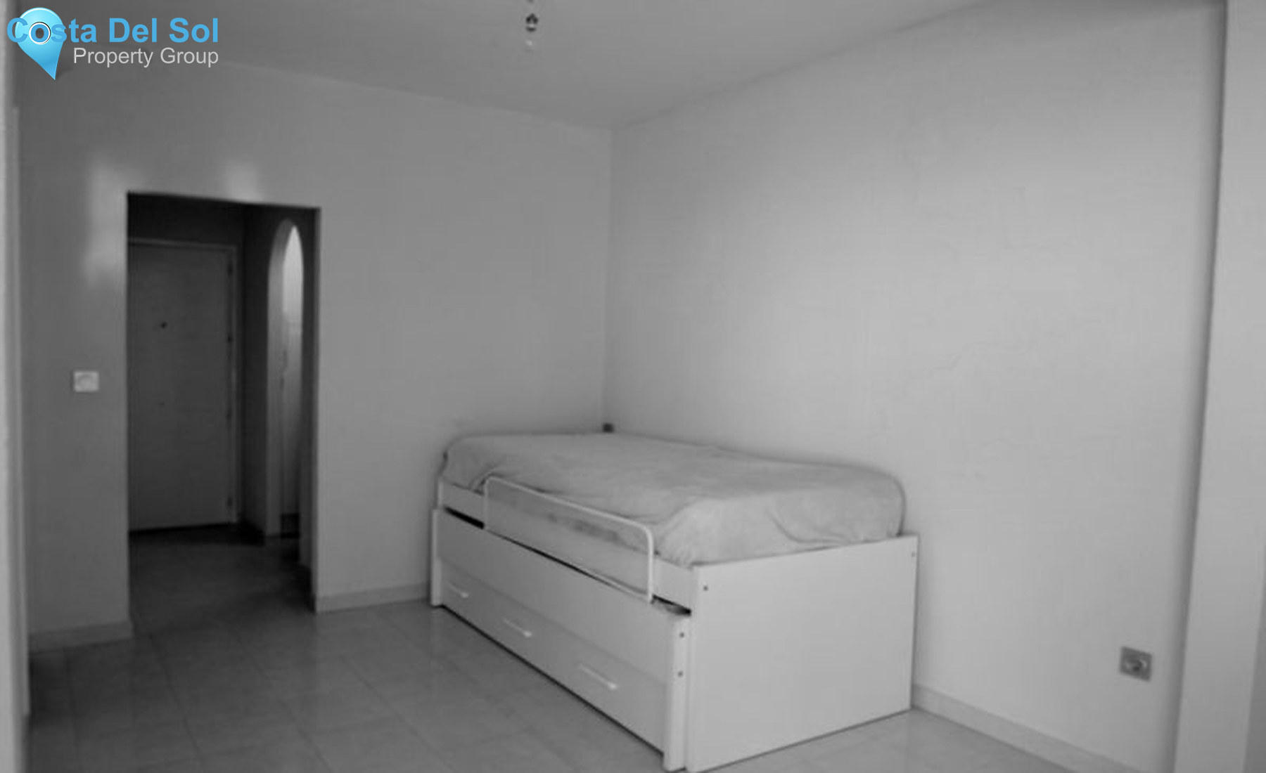 Middle Floor Apartment in Marbella-1447172