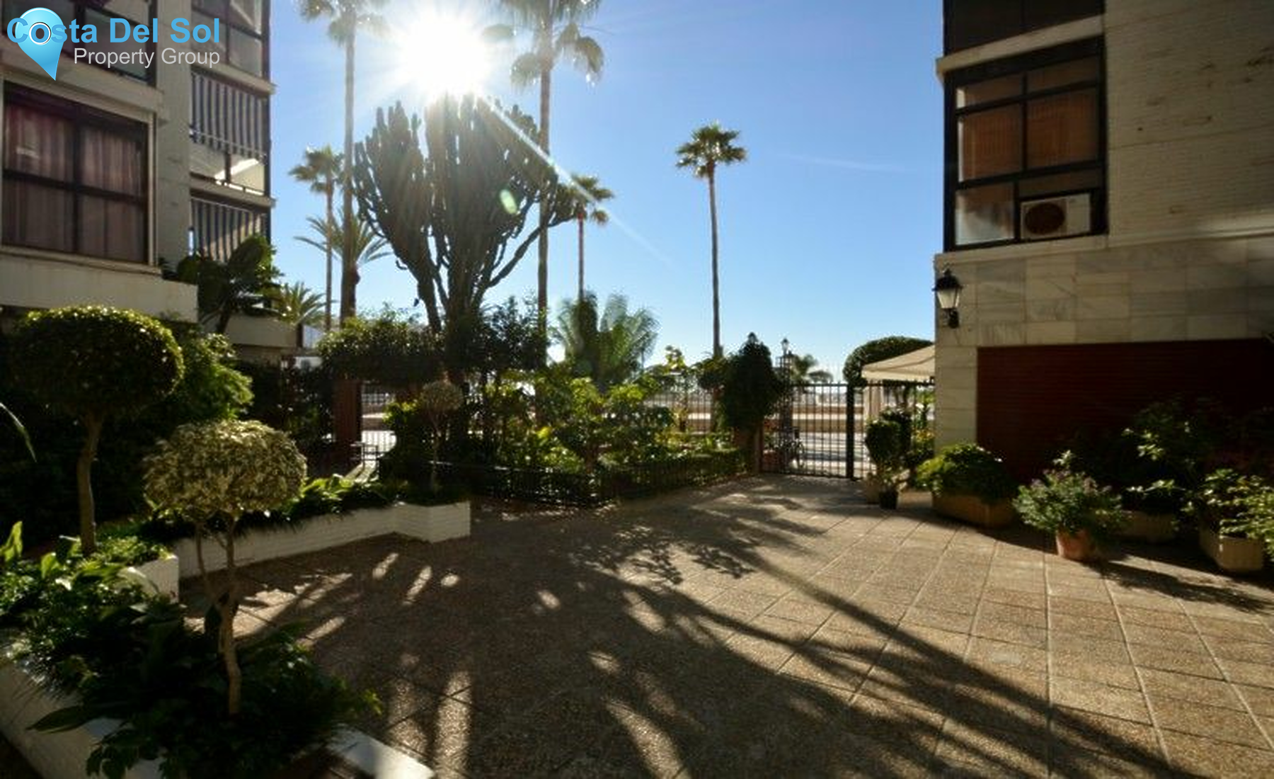 Middle Floor Apartment in Marbella-1447173