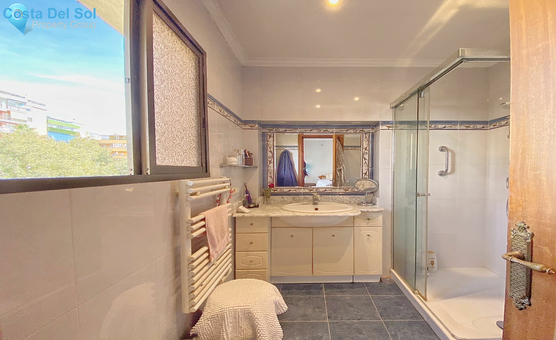 Middle Floor Apartment in Marbella-1463894