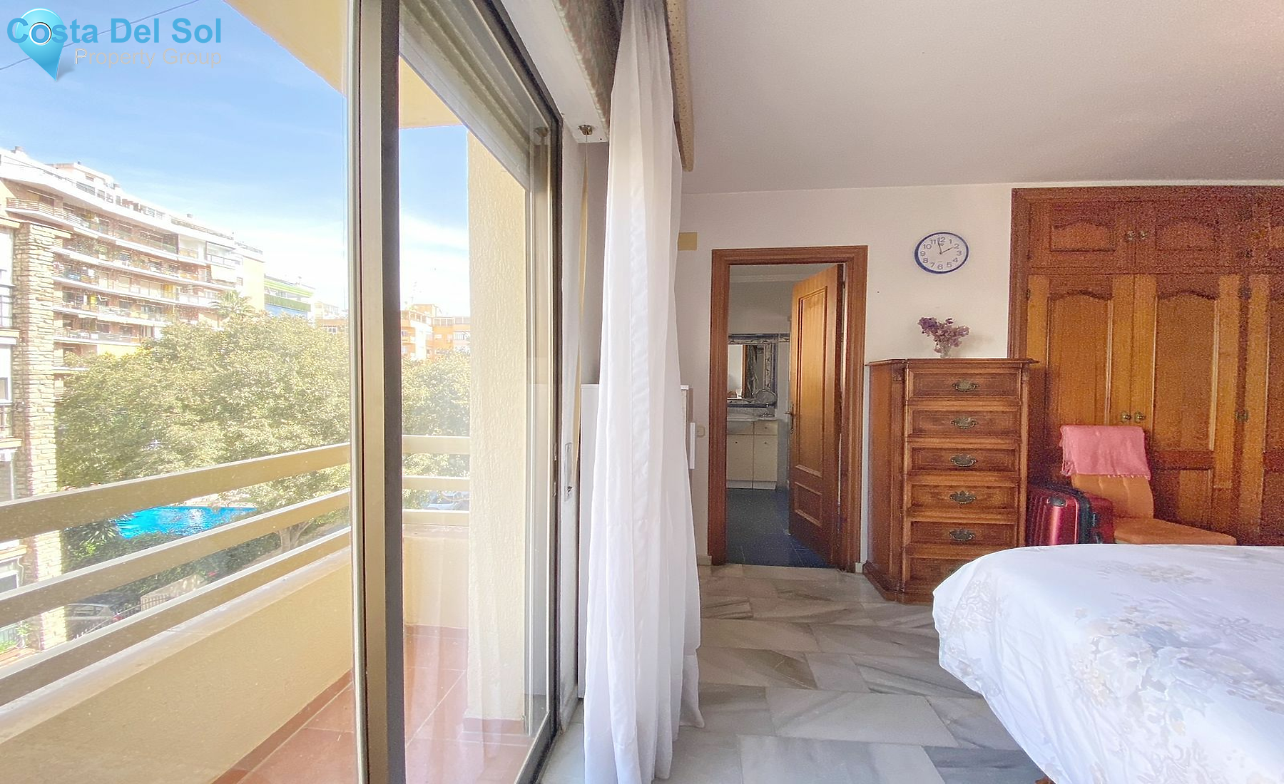 Middle Floor Apartment in Marbella-1463896