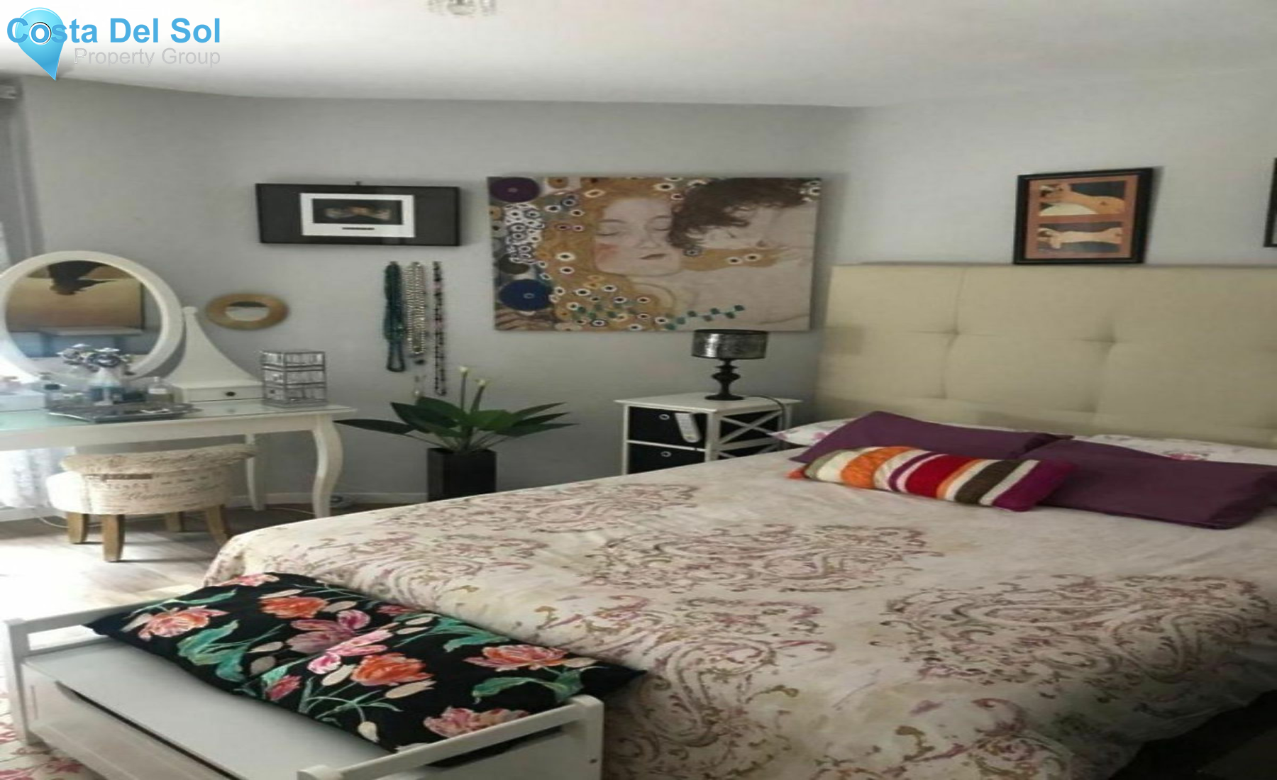 Middle Floor Apartment in Marbella-1468875