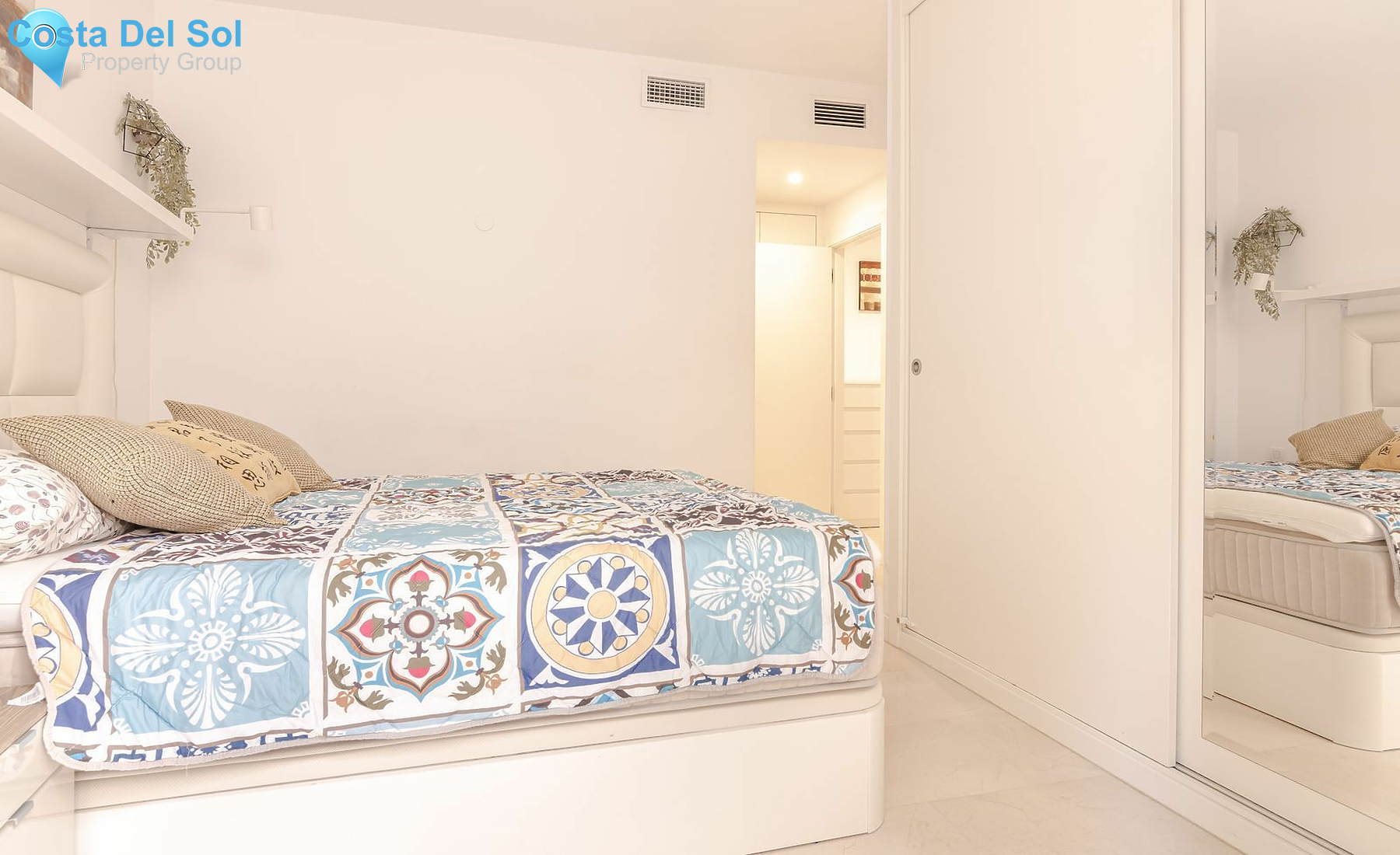 Middle Floor Apartment in Marbella-1473907
