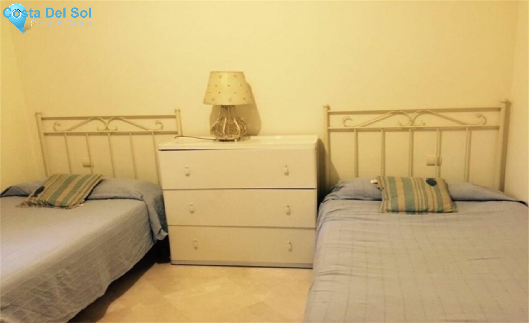Middle Floor Apartment in Marbella-1482096