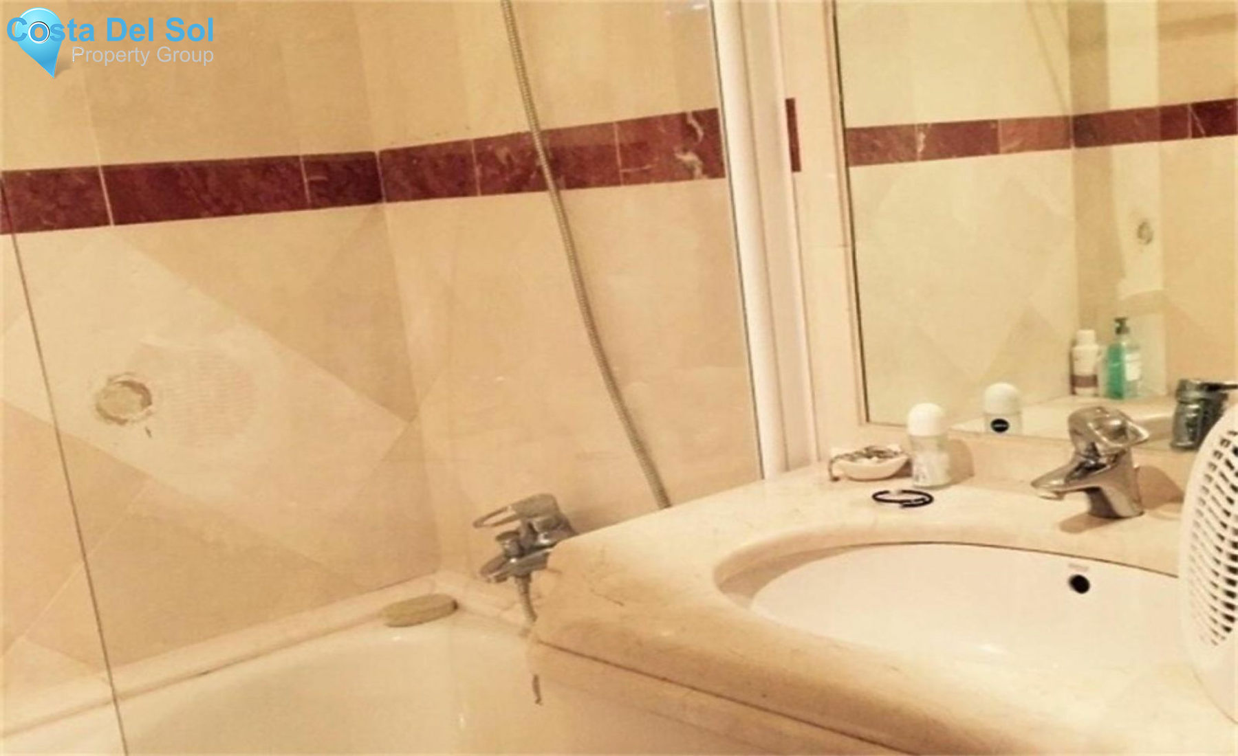 Middle Floor Apartment in Marbella-1482098