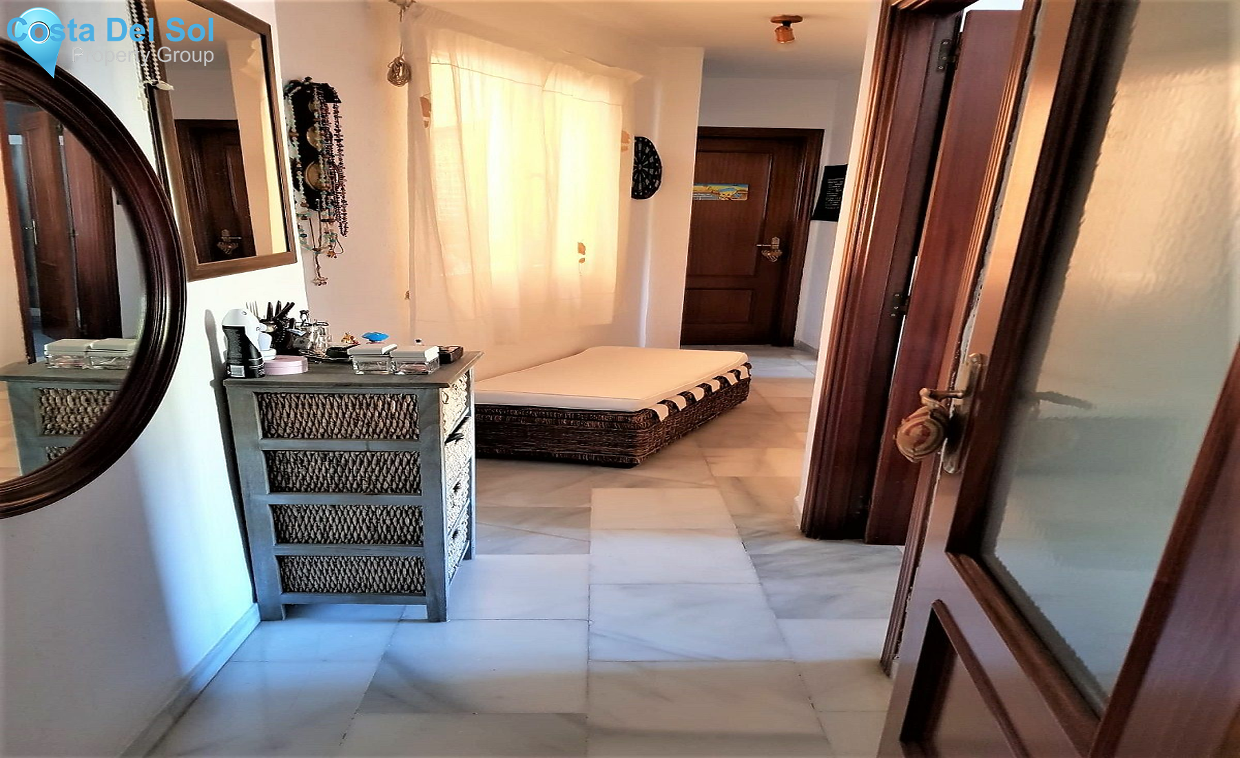Middle Floor Apartment in Marbella-1486582