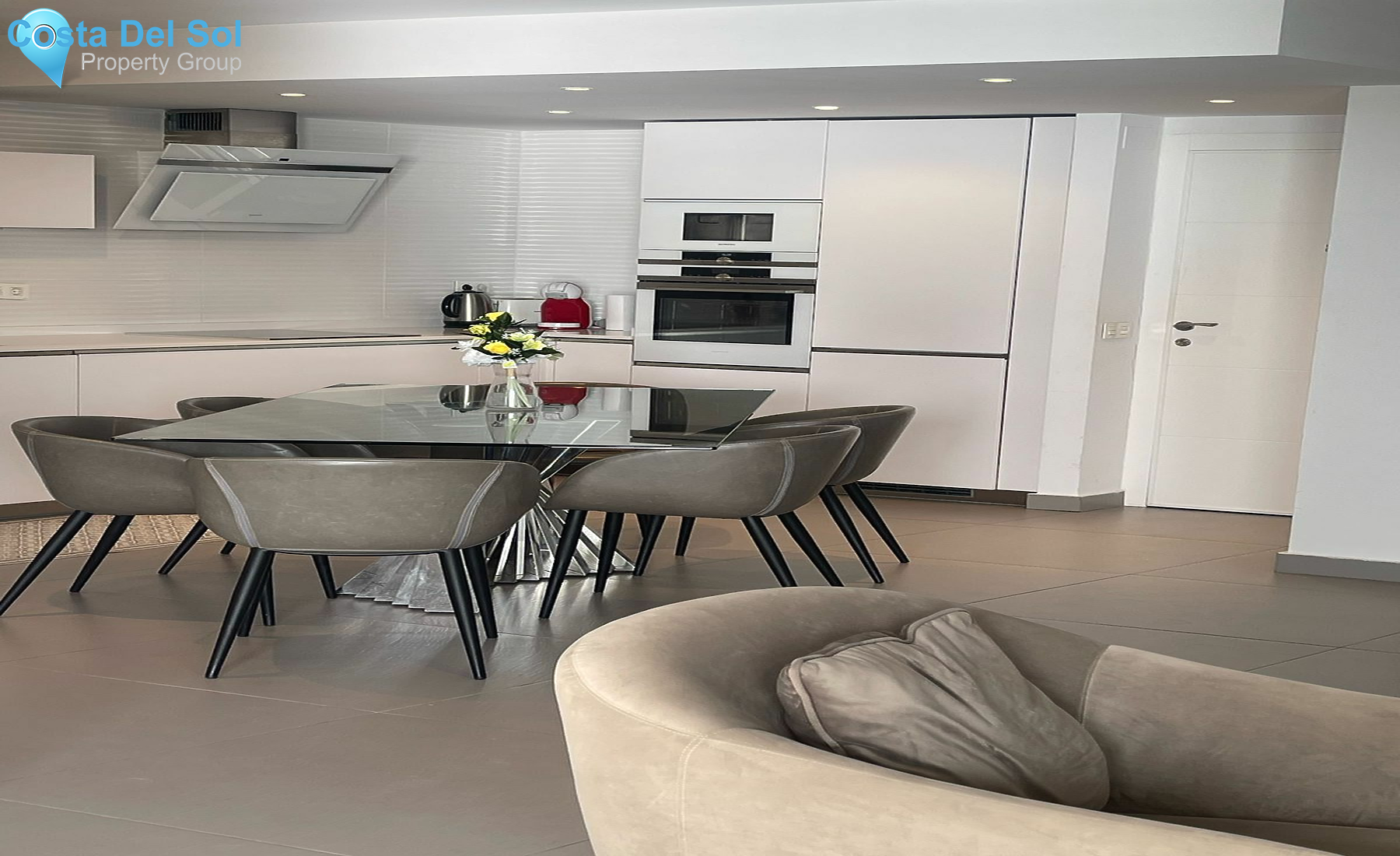 Middle Floor Apartment in Marbella-1494535