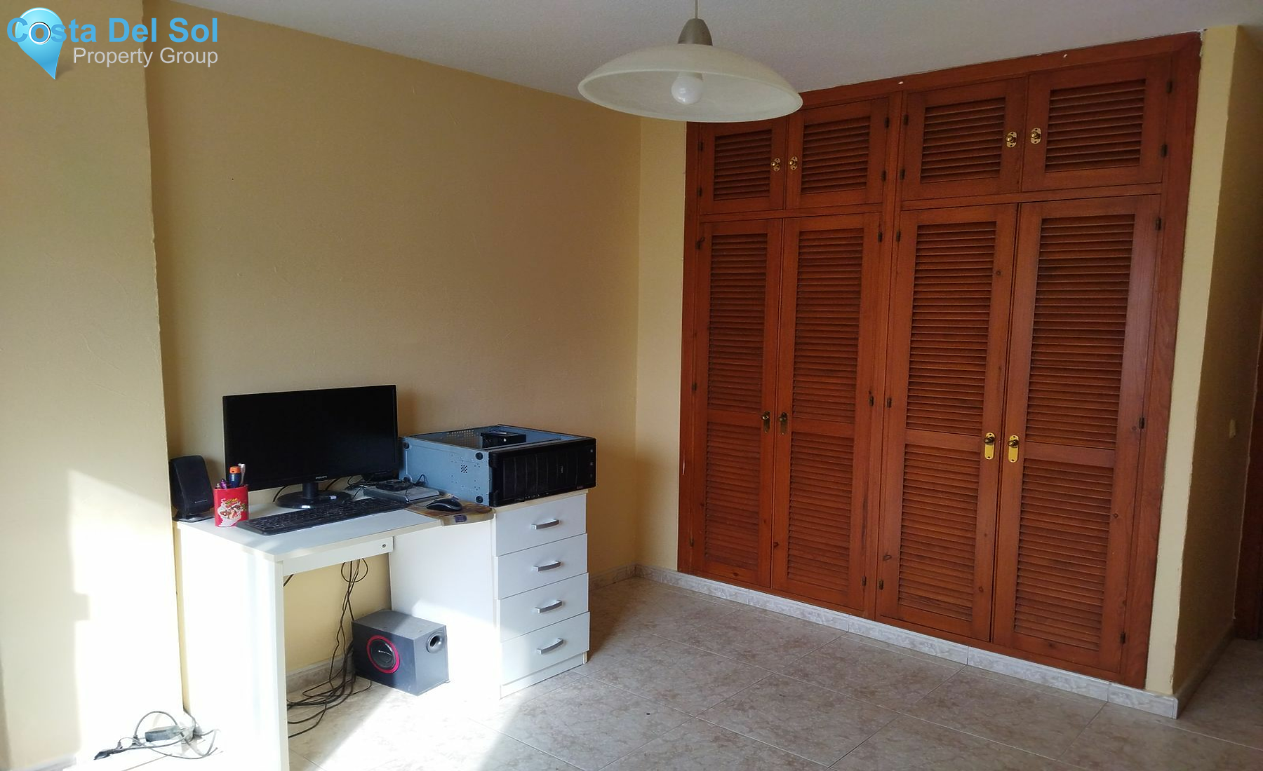 Middle Floor Apartment in Marbella-1515645