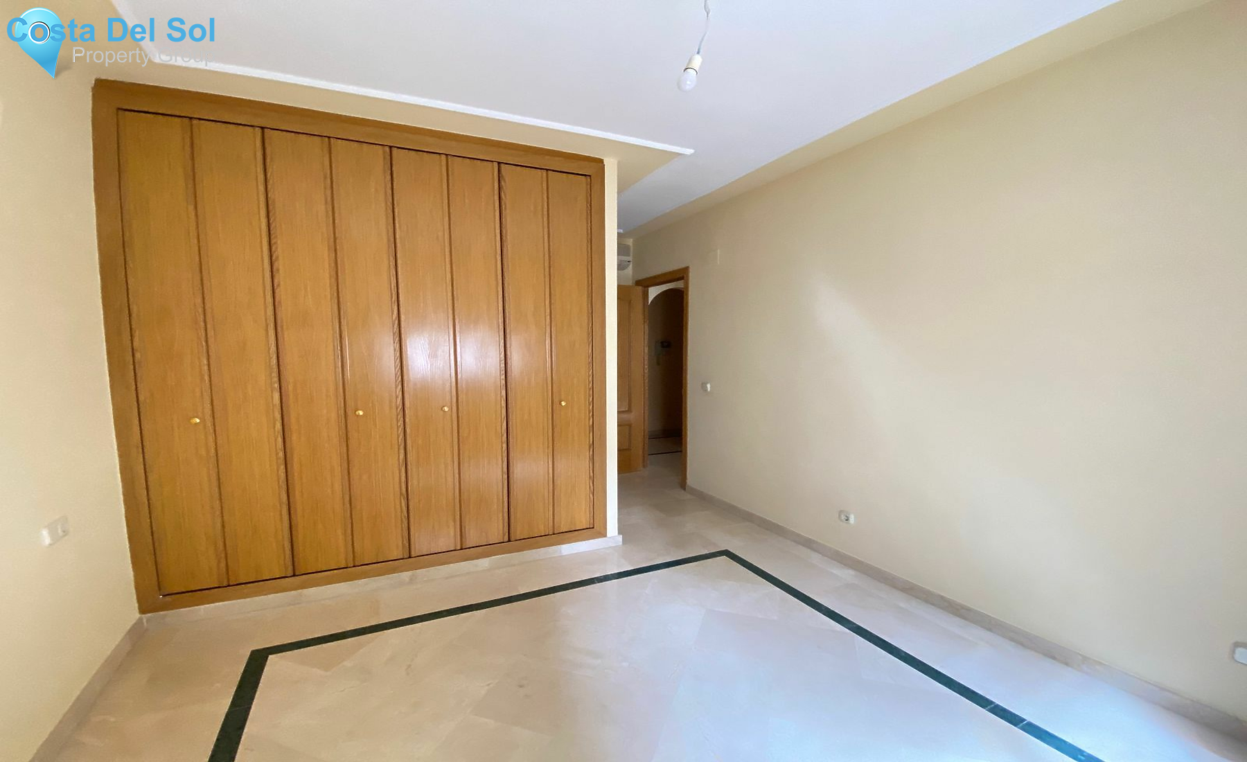 Middle Floor Apartment in Marbella-1520311