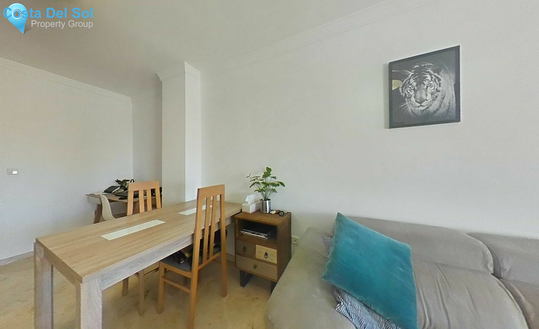 Middle Floor Apartment in Marbella-1531276
