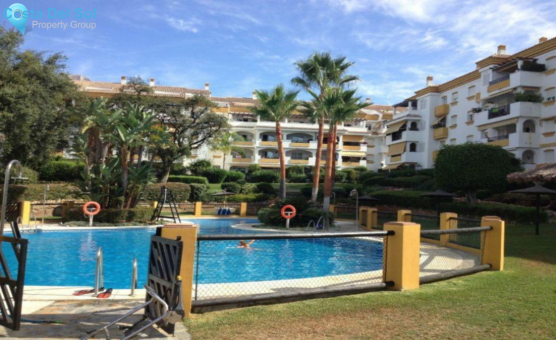 Middle Floor Apartment in Marbella-1534288