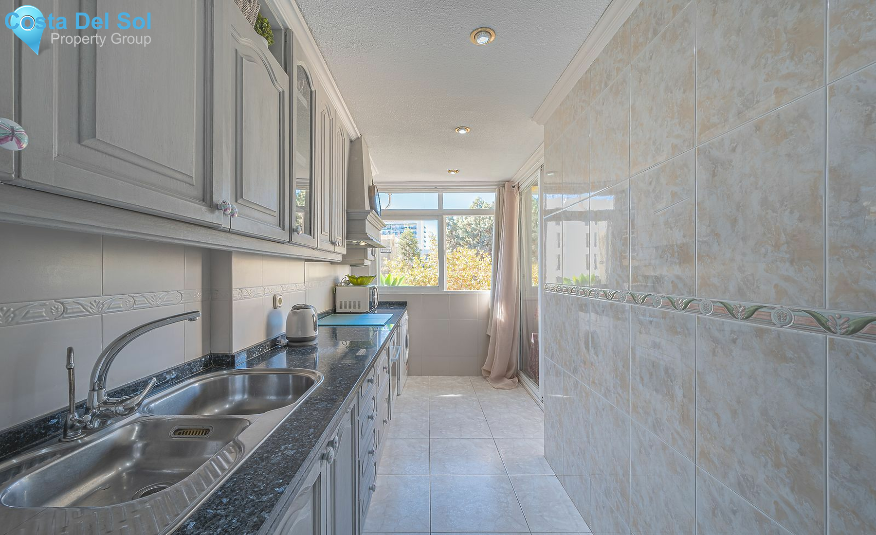 Middle Floor Apartment in Marbella-1544533