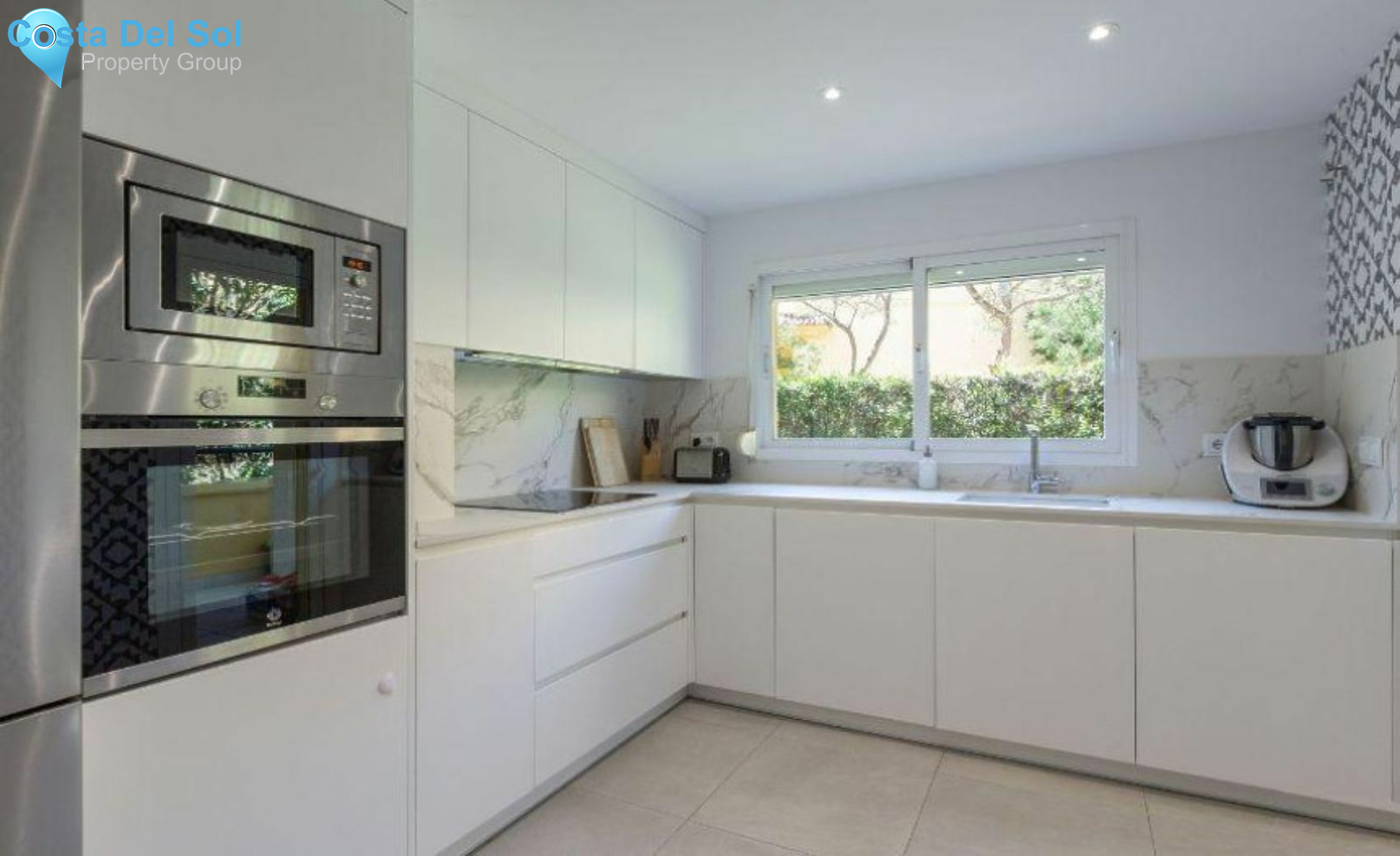 Middle Floor Apartment in Marbella-1545151