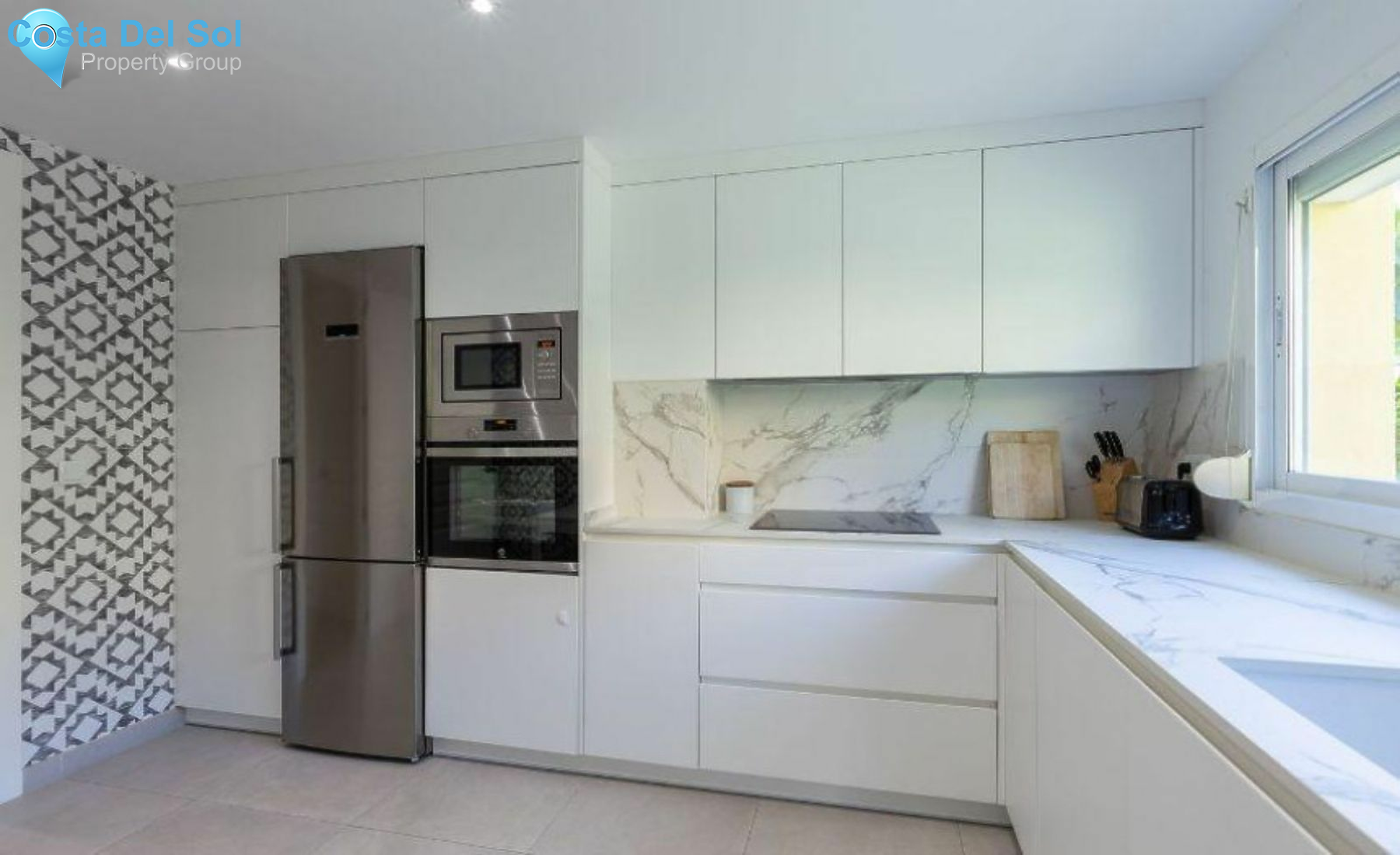 Middle Floor Apartment in Marbella-1545153