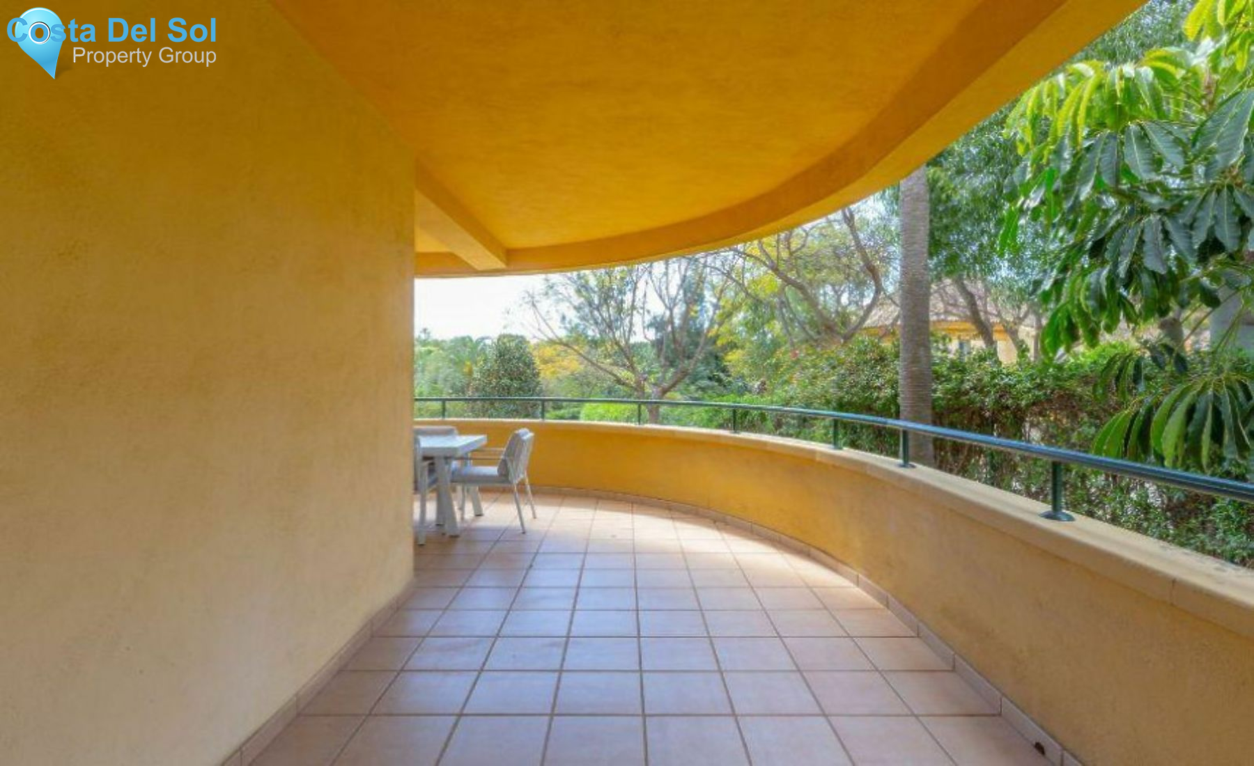 Middle Floor Apartment in Marbella-1545159