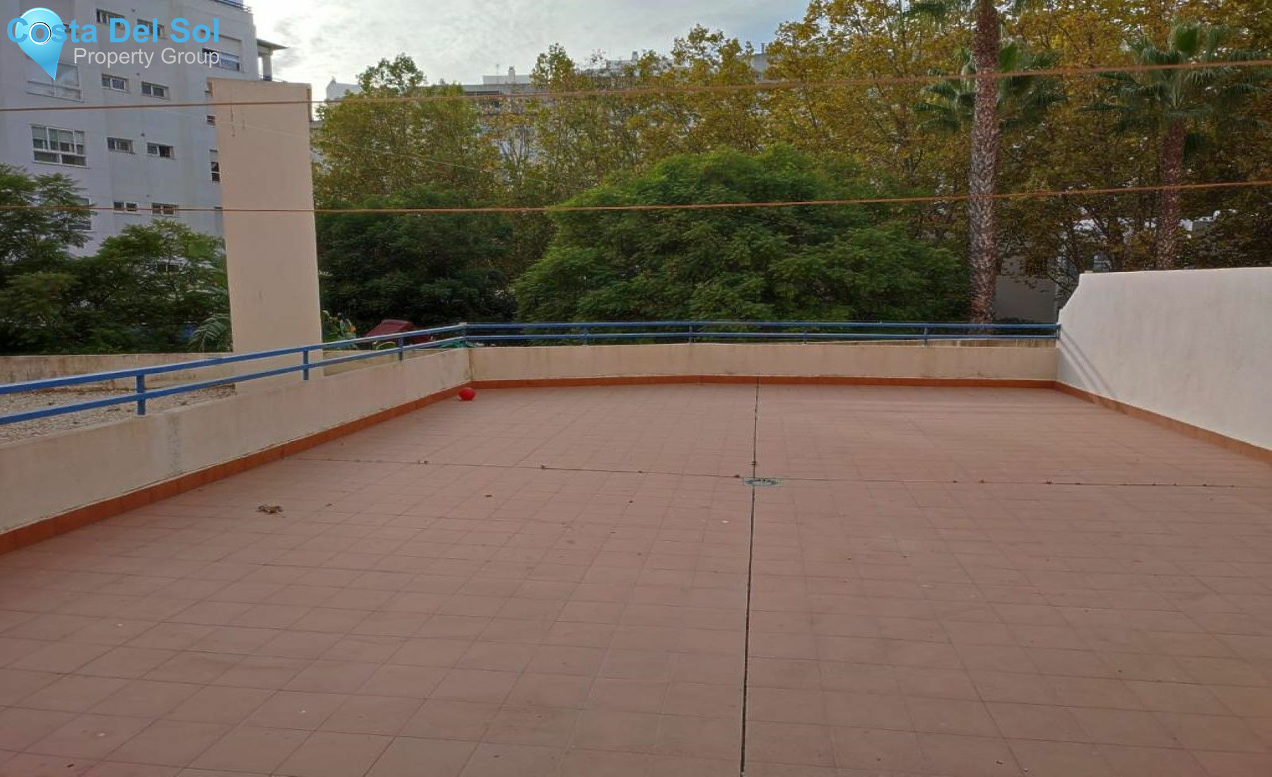 Middle Floor Apartment in Marbella-1548146