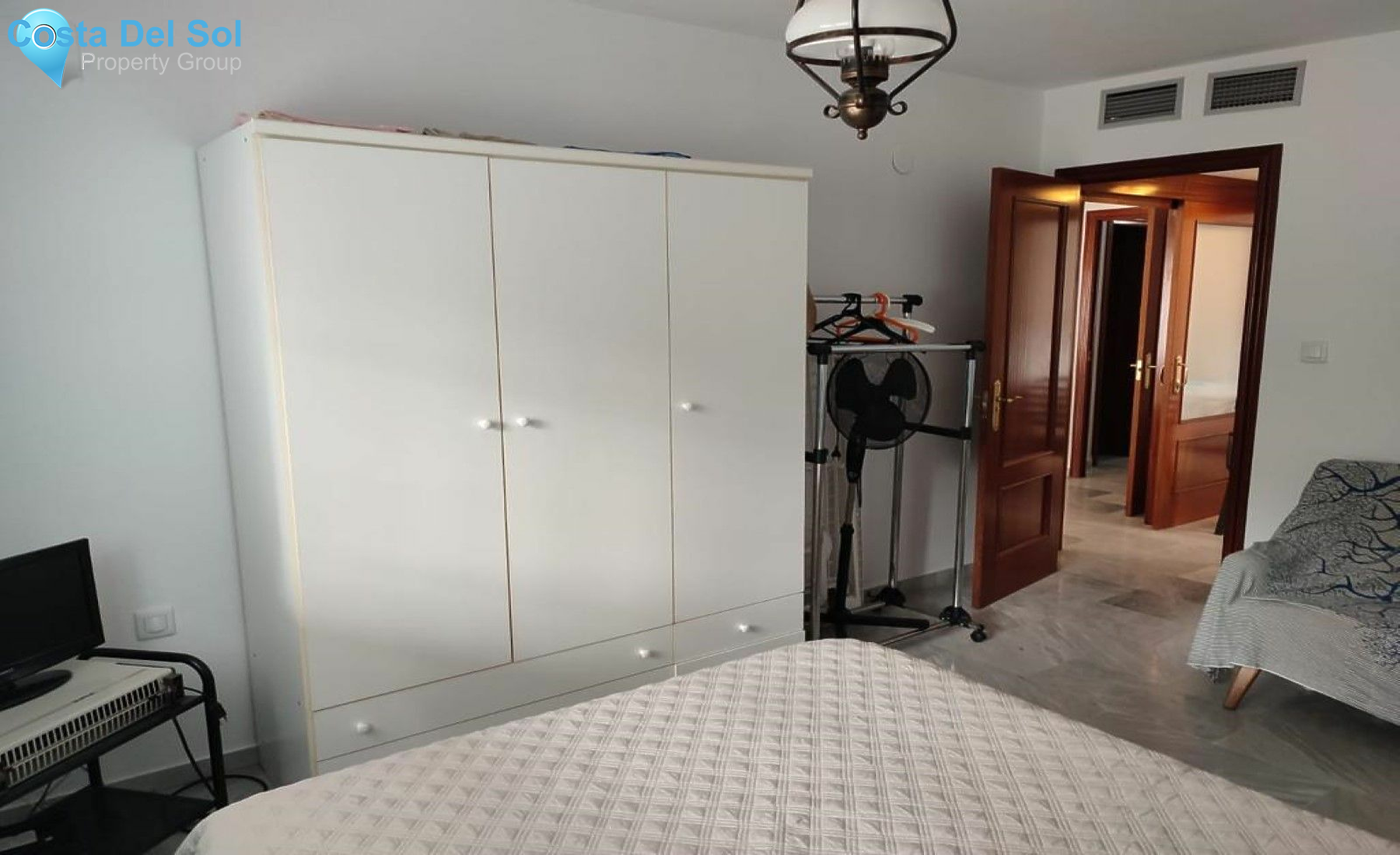 Middle Floor Apartment in Marbella-1548149