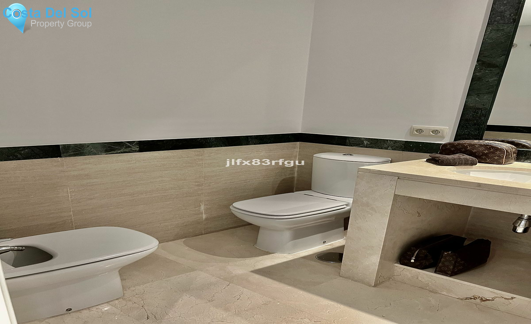 Middle Floor Apartment in Marbella-1551938