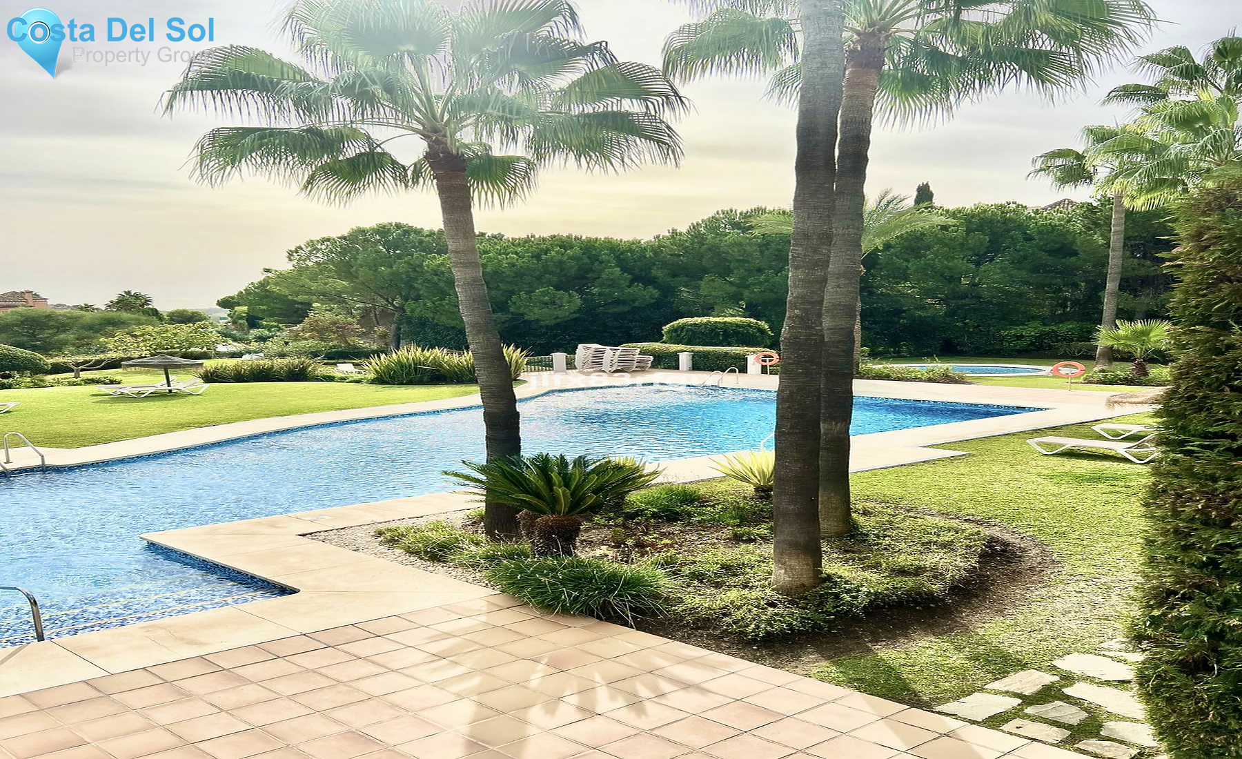 Middle Floor Apartment in Marbella-1551943