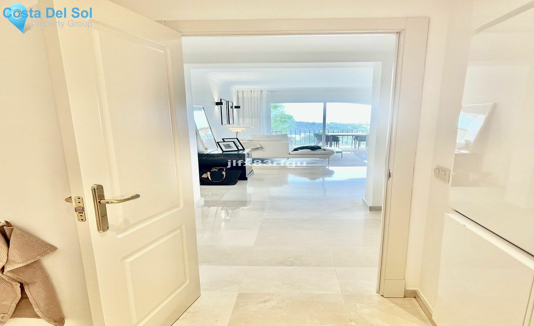 Middle Floor Apartment in Marbella-1551930