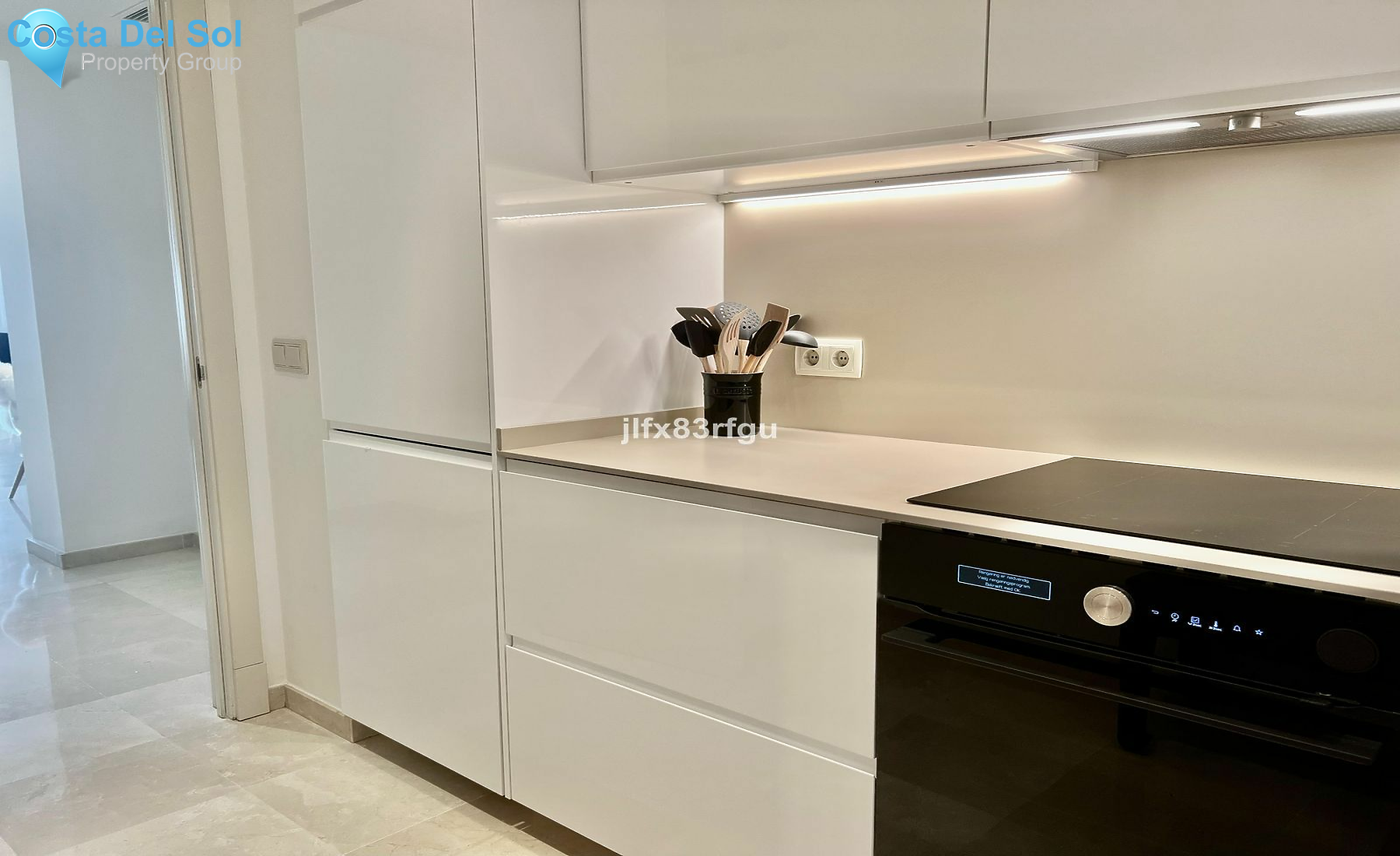 Middle Floor Apartment in Marbella-1551932