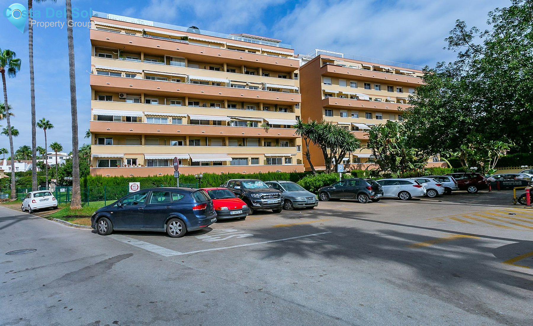 Middle Floor Apartment in Marbesa