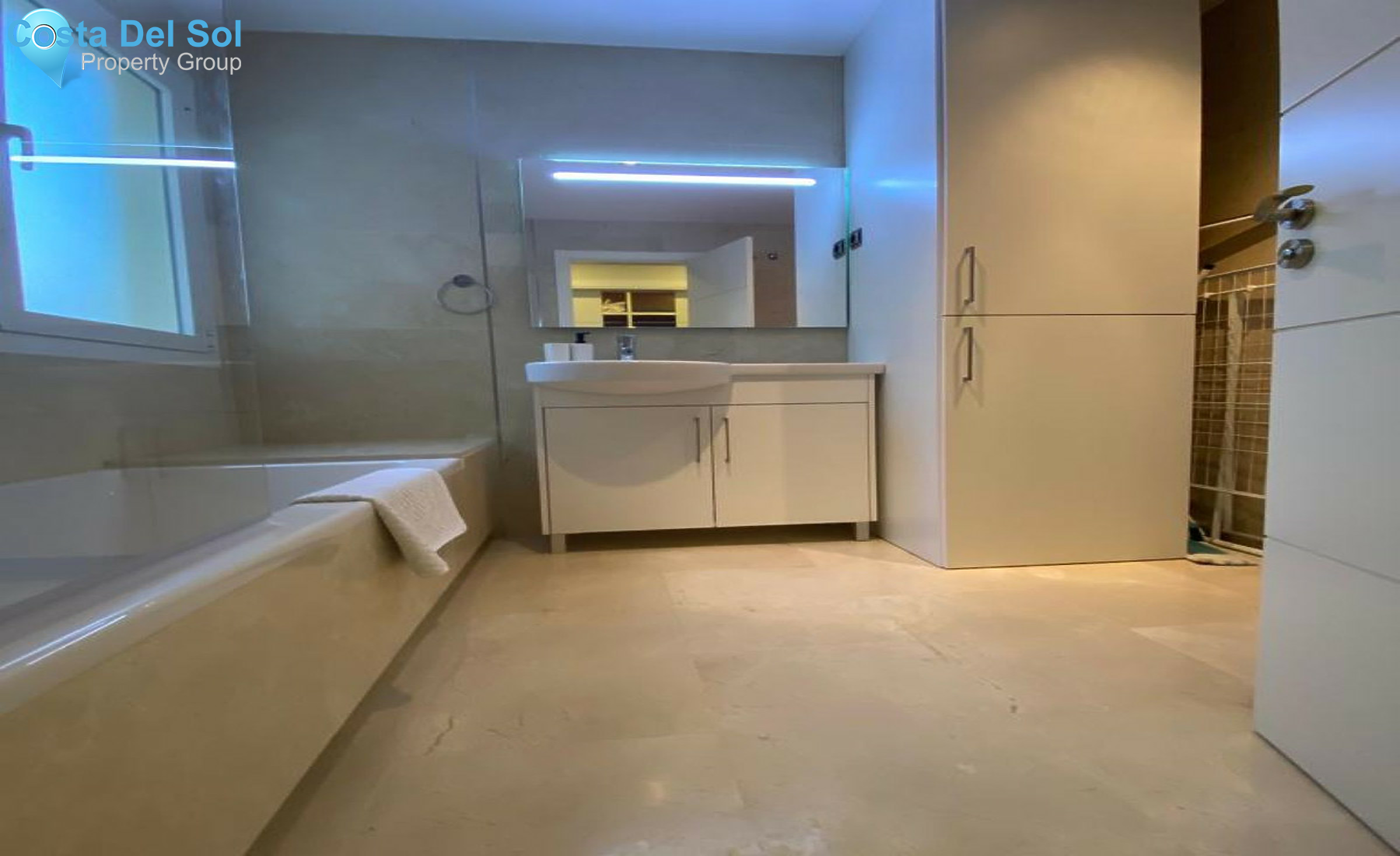 Middle Floor Apartment in Mijas Costa-1540164