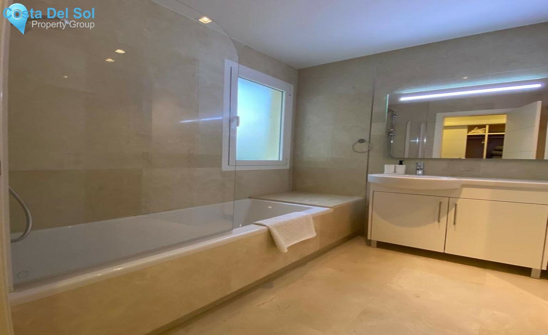 Middle Floor Apartment in Mijas Costa-1540165