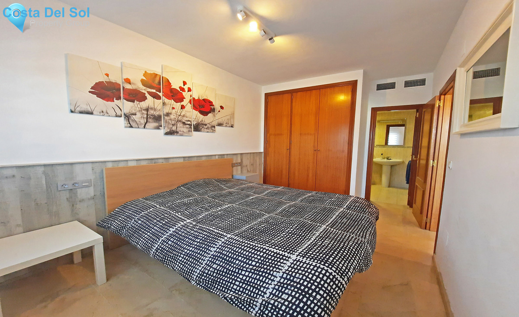 Middle Floor Apartment in Miraflores-1237364