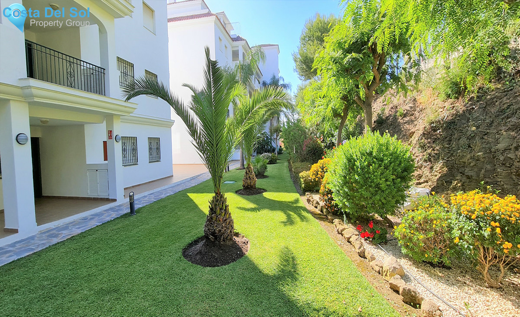 Middle Floor Apartment in Miraflores-1349075