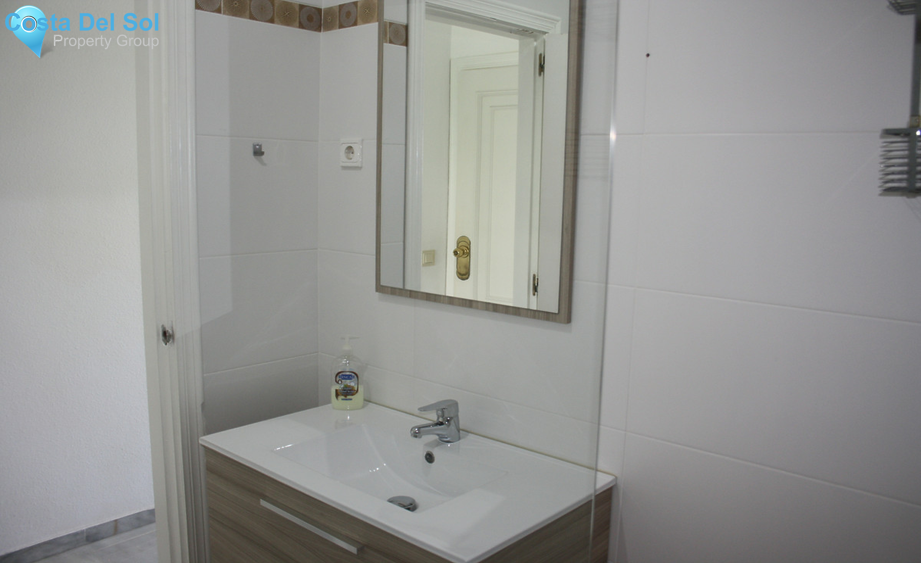 Middle Floor Apartment in Miraflores-1456486