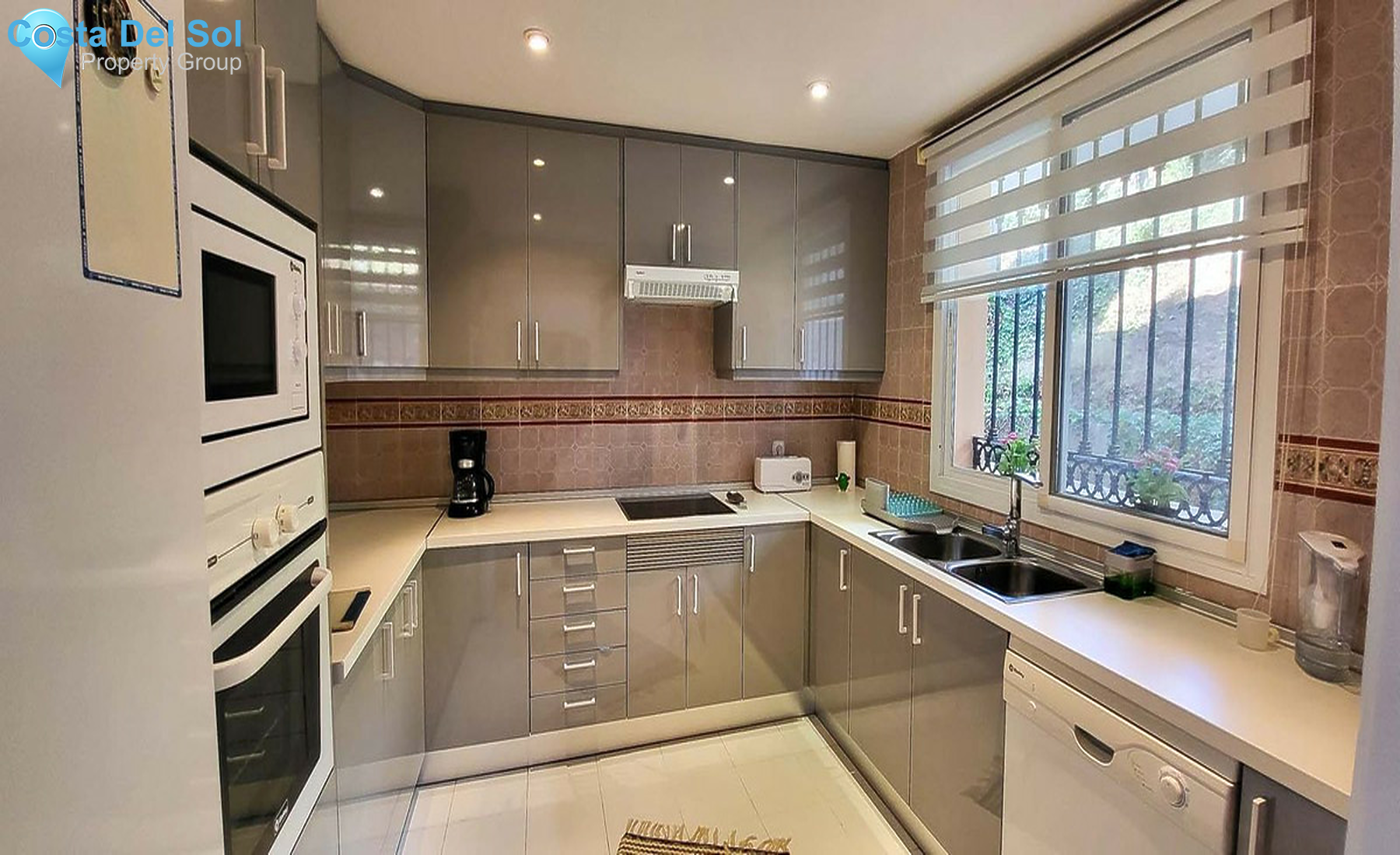 Middle Floor Apartment in Miraflores-1457584