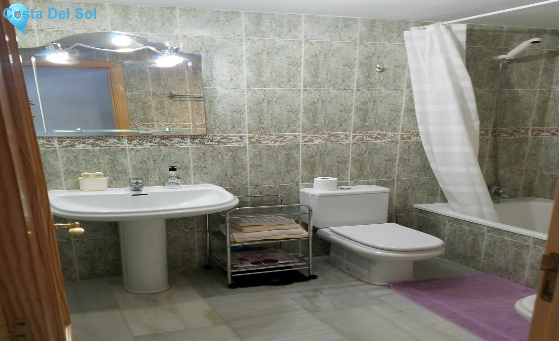 Middle Floor Apartment in Miraflores-1421426