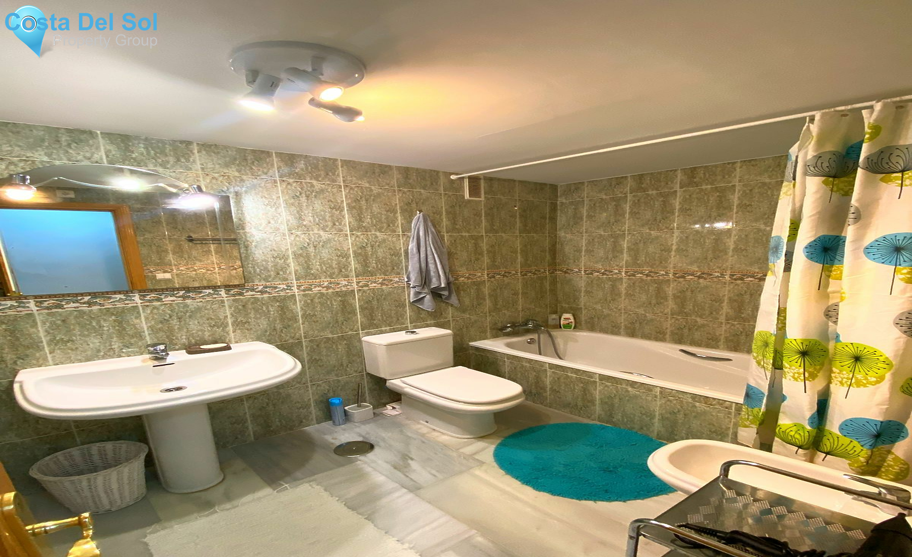 Middle Floor Apartment in Miraflores-1421428