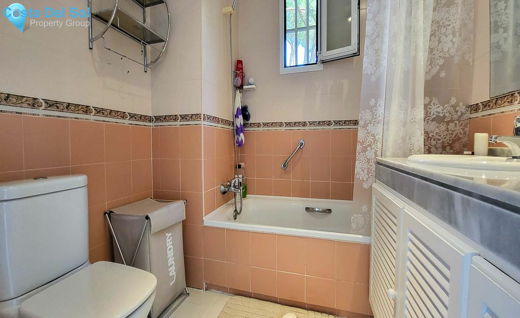 Middle Floor Apartment in Miraflores-1465610