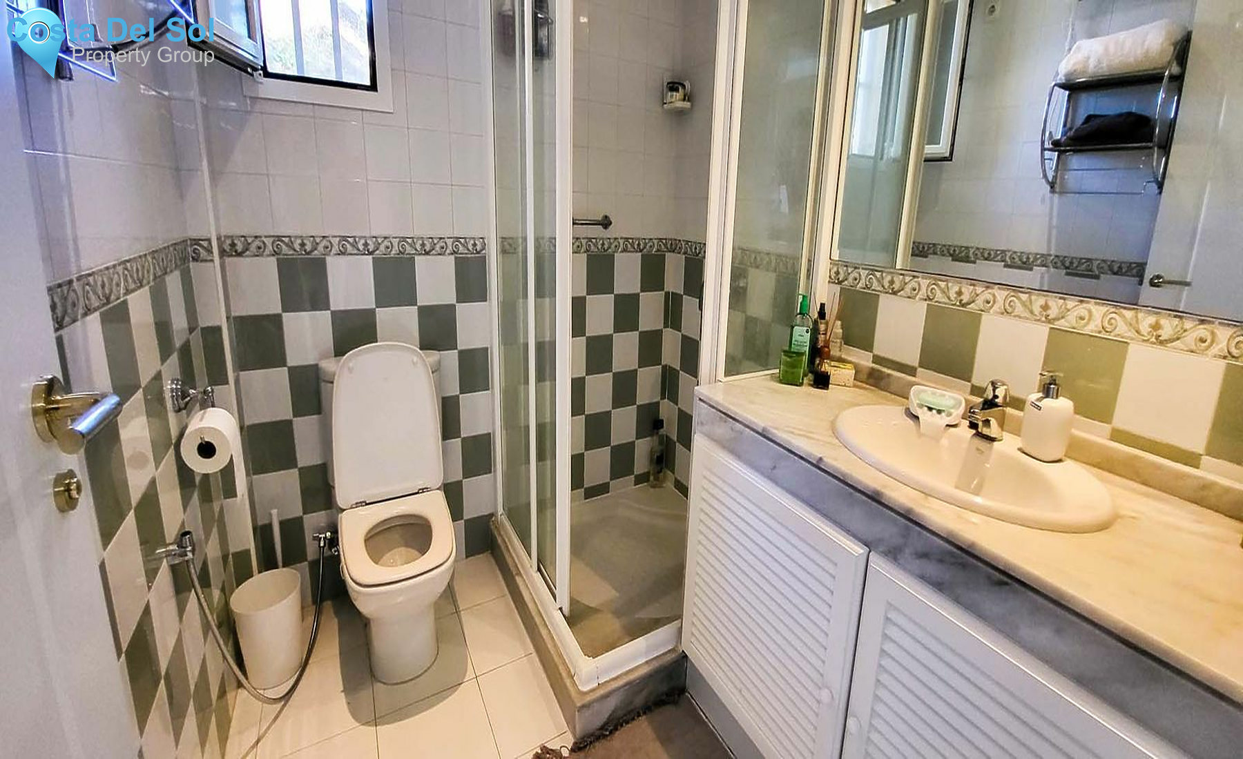 Middle Floor Apartment in Miraflores-1465613