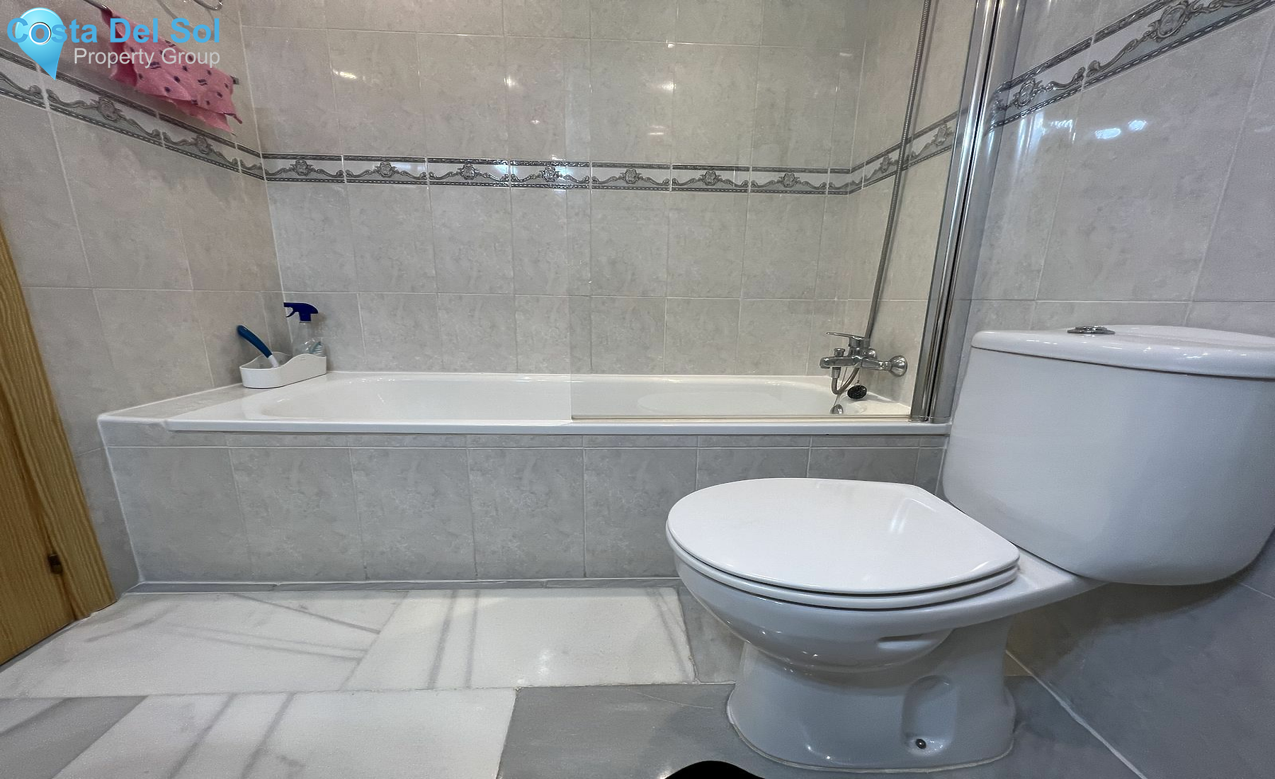 Middle Floor Apartment in Miraflores-1467179