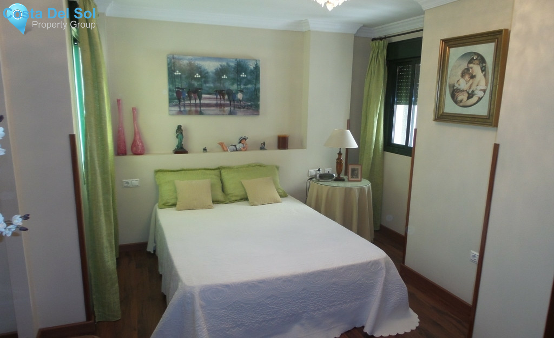 Middle Floor Apartment in Málaga-1559758