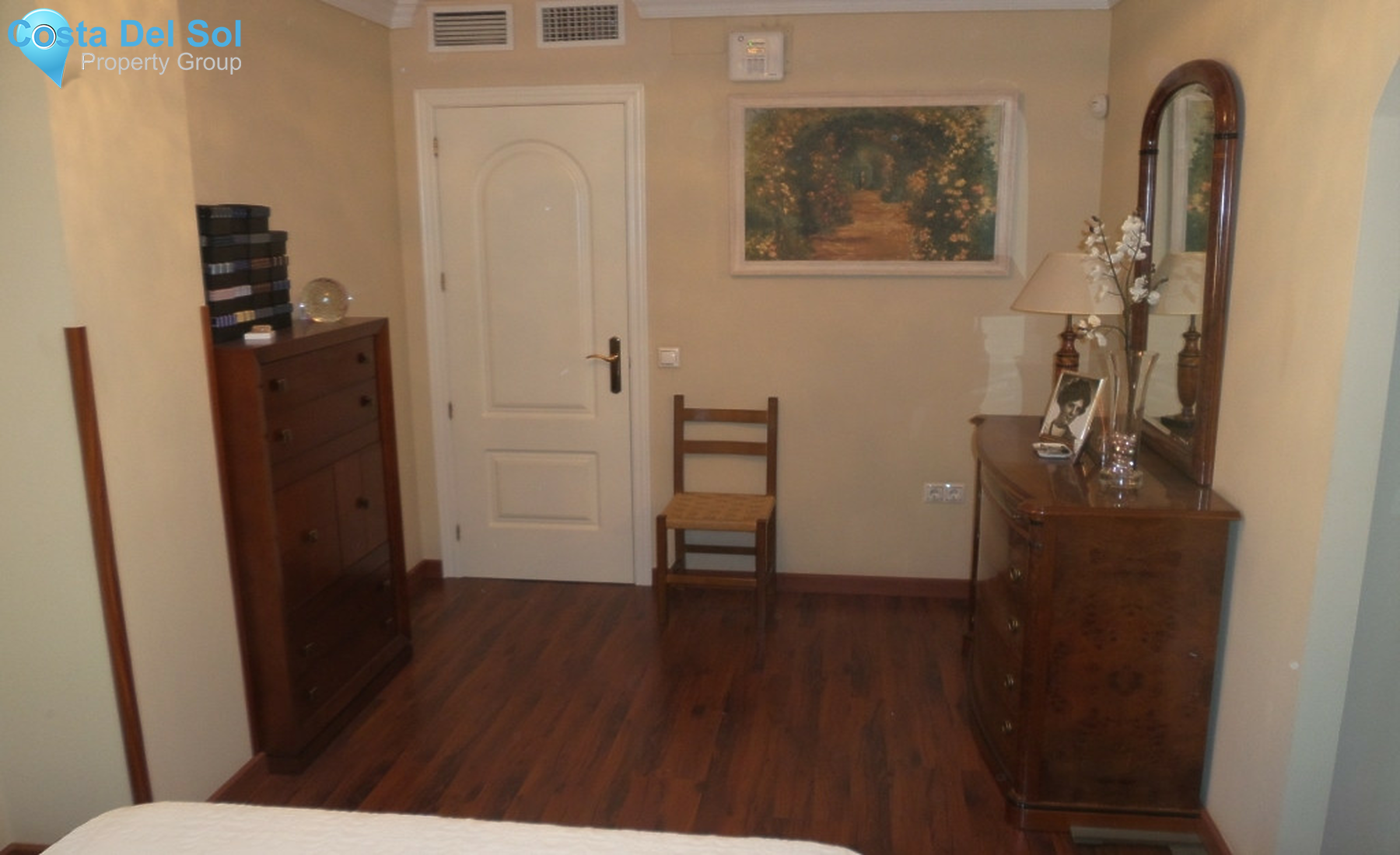 Middle Floor Apartment in Málaga-1559750