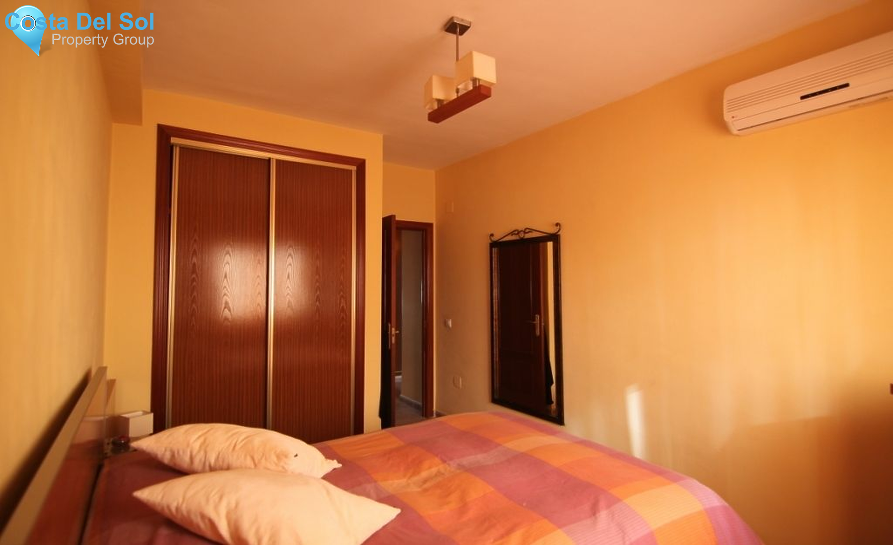 Middle Floor Apartment in Málaga-1150810